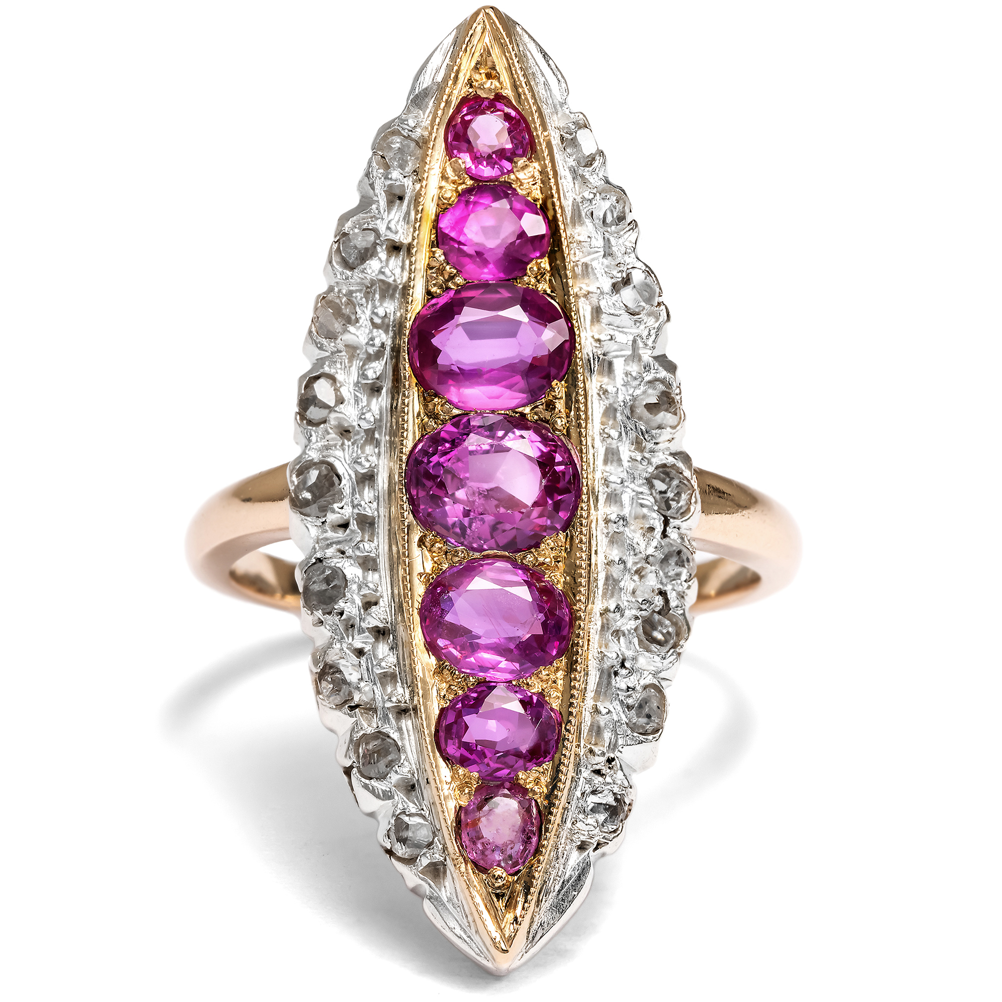 Antiker „Marquise“-Ring mit pinken Saphiren aus Burma & Diamanten in Gold & Silber, um 1895 Antiker „Marquise“-Ring mit pinken Saphiren aus Burma & Diamanten in Gold & Silber, um 1895