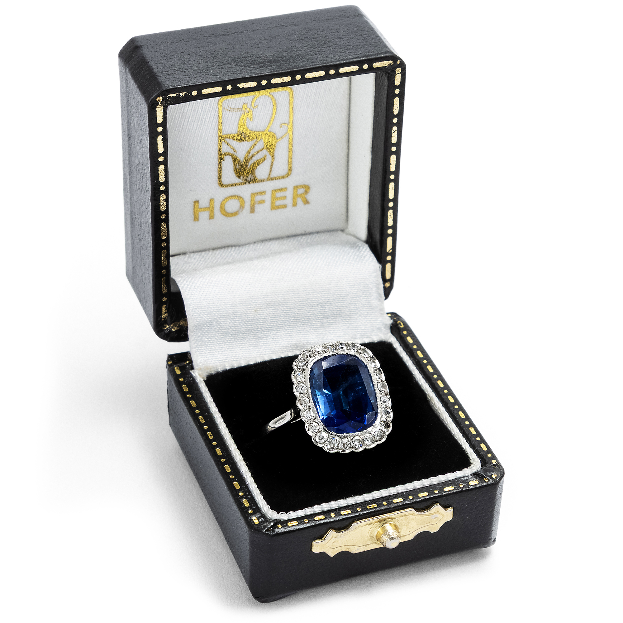 Precious Ring with an Untreated Sapphire & Diamonds in Platinum, c. 1925 Precious Ring with an Untreated Sapphire & Diamonds in Platinum, c. 1925
