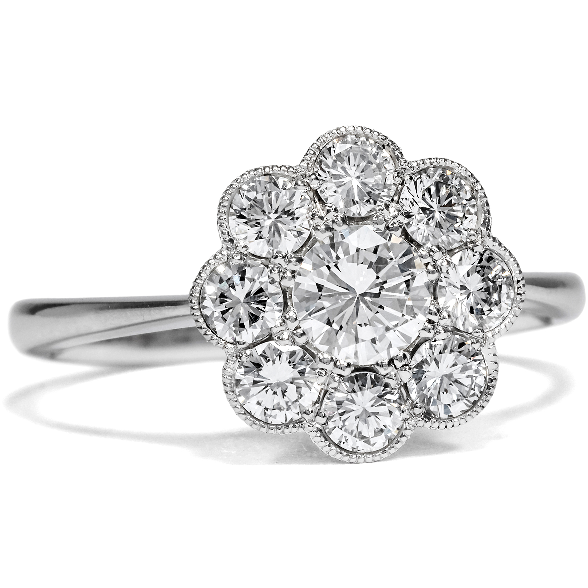 Nachhaltiger Blütenring mit vintage Brillanten in Platin aus unserer Werkstatt Nachhaltiger Blütenring mit vintage Brillanten in Platin aus unserer Werkstatt