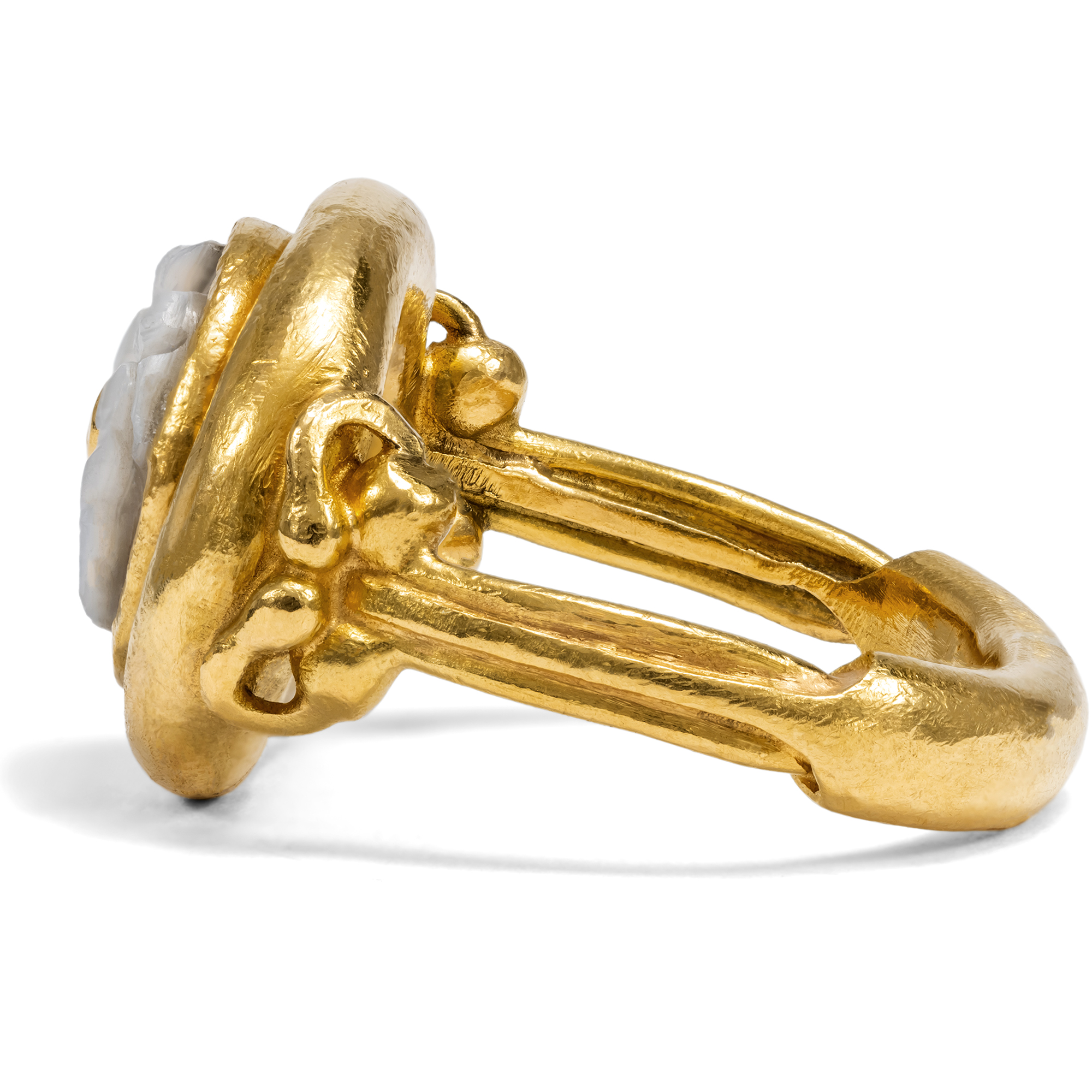 Moderner Ring mit antiker Kamee mit Putto & Sartyr in Gold, um 2000 Moderner Ring mit antiker Kamee mit Putto & Sartyr in Gold, um 2000
