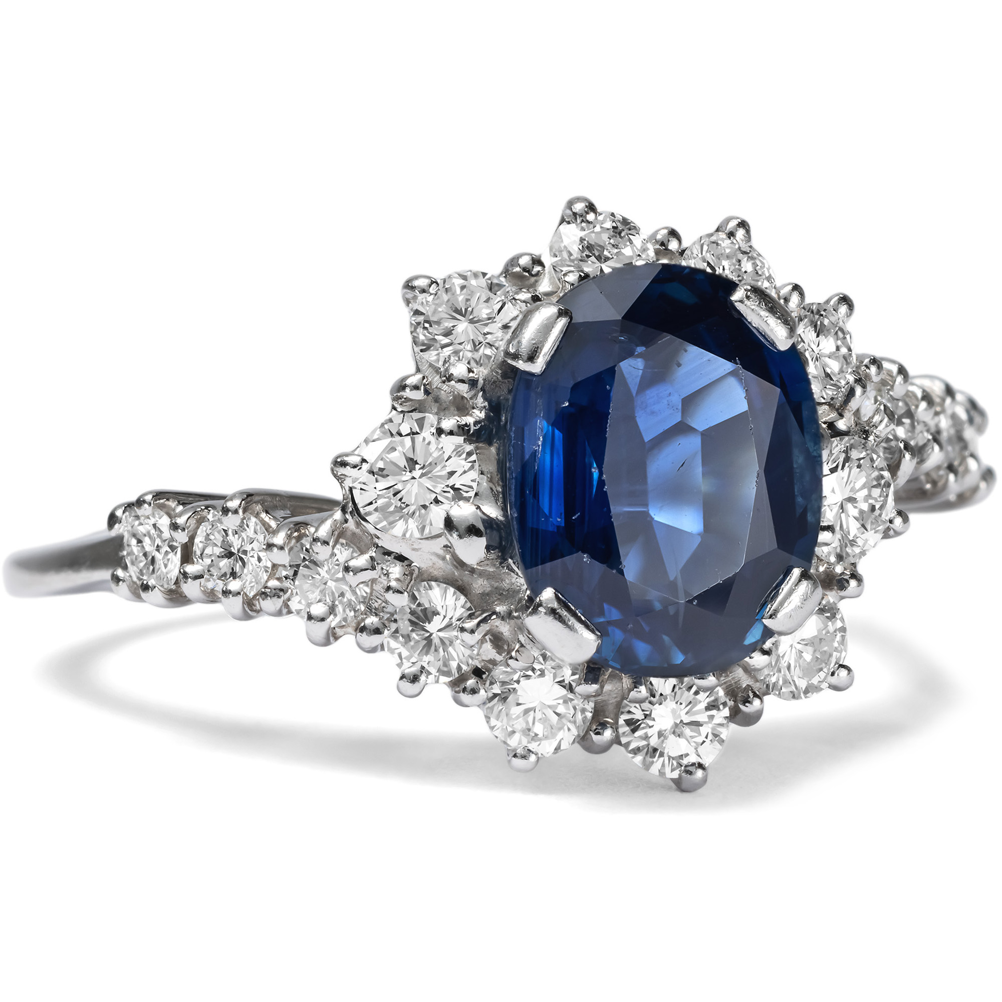 High quality vintage sapphire and diamond ring in white gold, Germany circa 1970