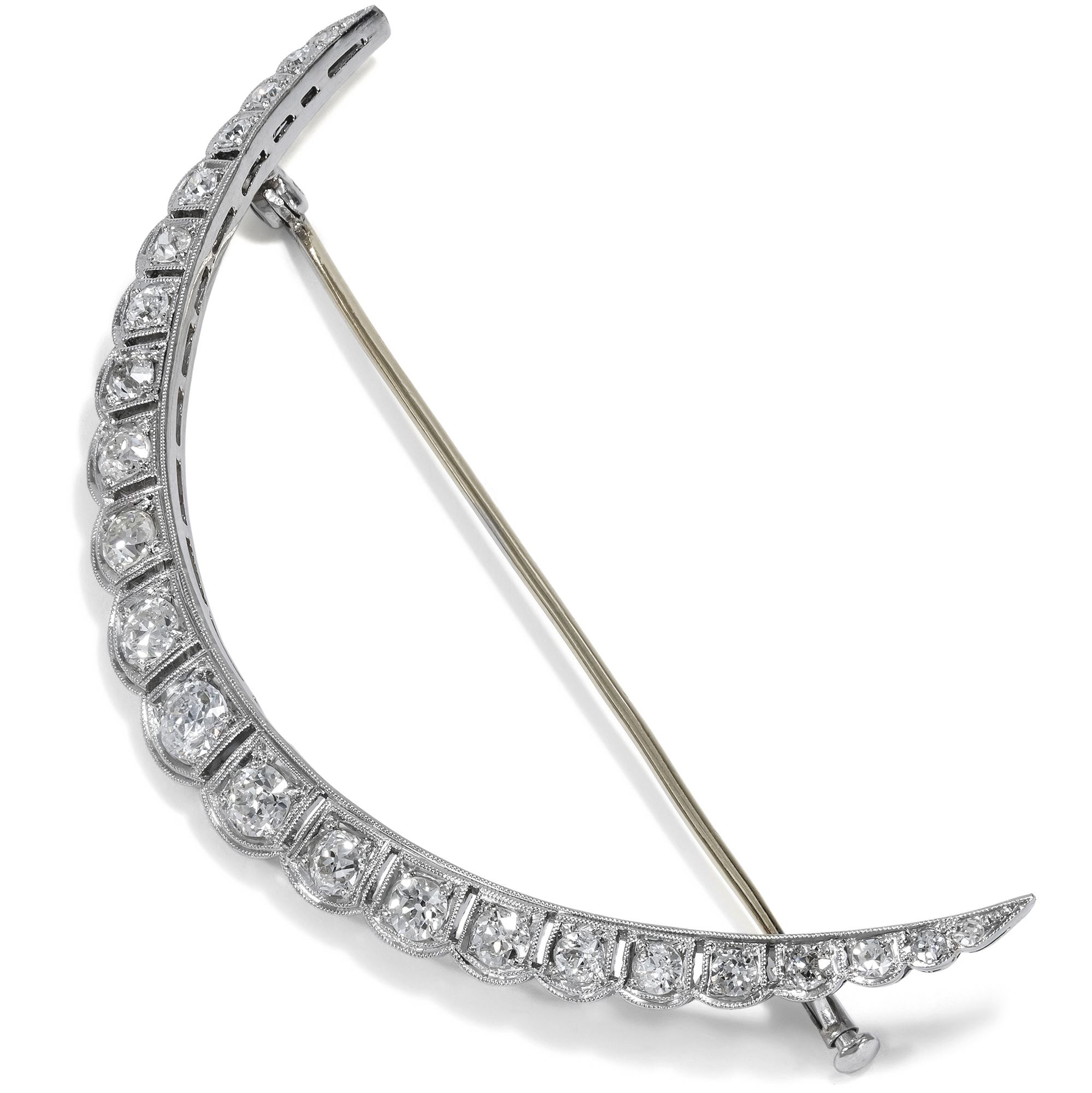 Large Diamonds Brooch in White Gold & Platinum, c. 1925