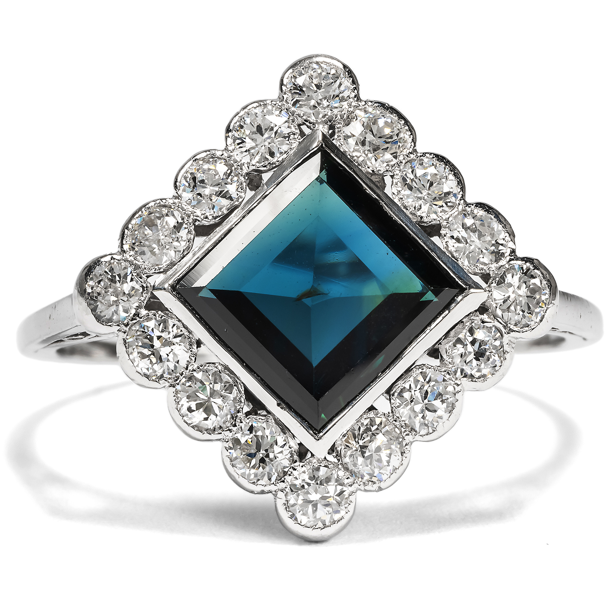 Graphic Art Deco ring with sapphire & diamonds in platinum, circa 1920