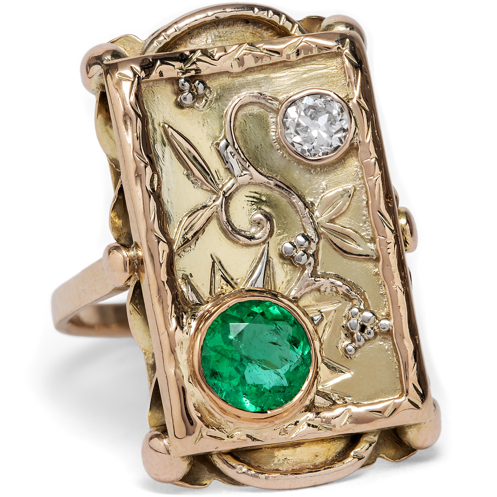 Expressive Art Déco Ring with Emerald & Diamond in Gold, c. 1925