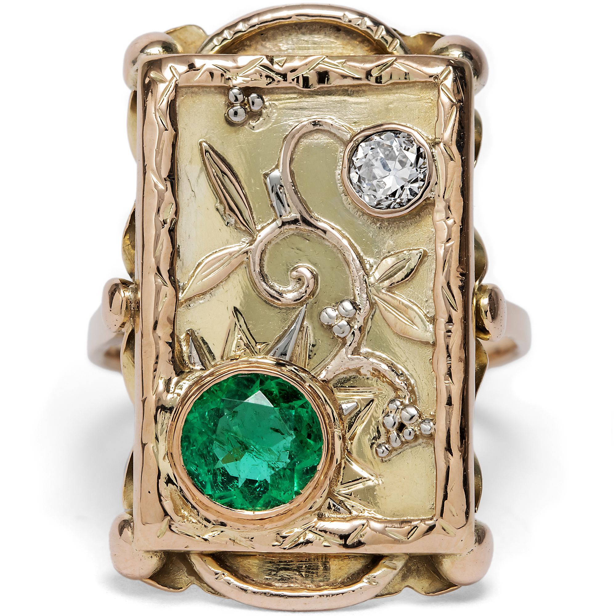 Expressive Art Déco Ring with Emerald & Diamond in Gold, c. 1925