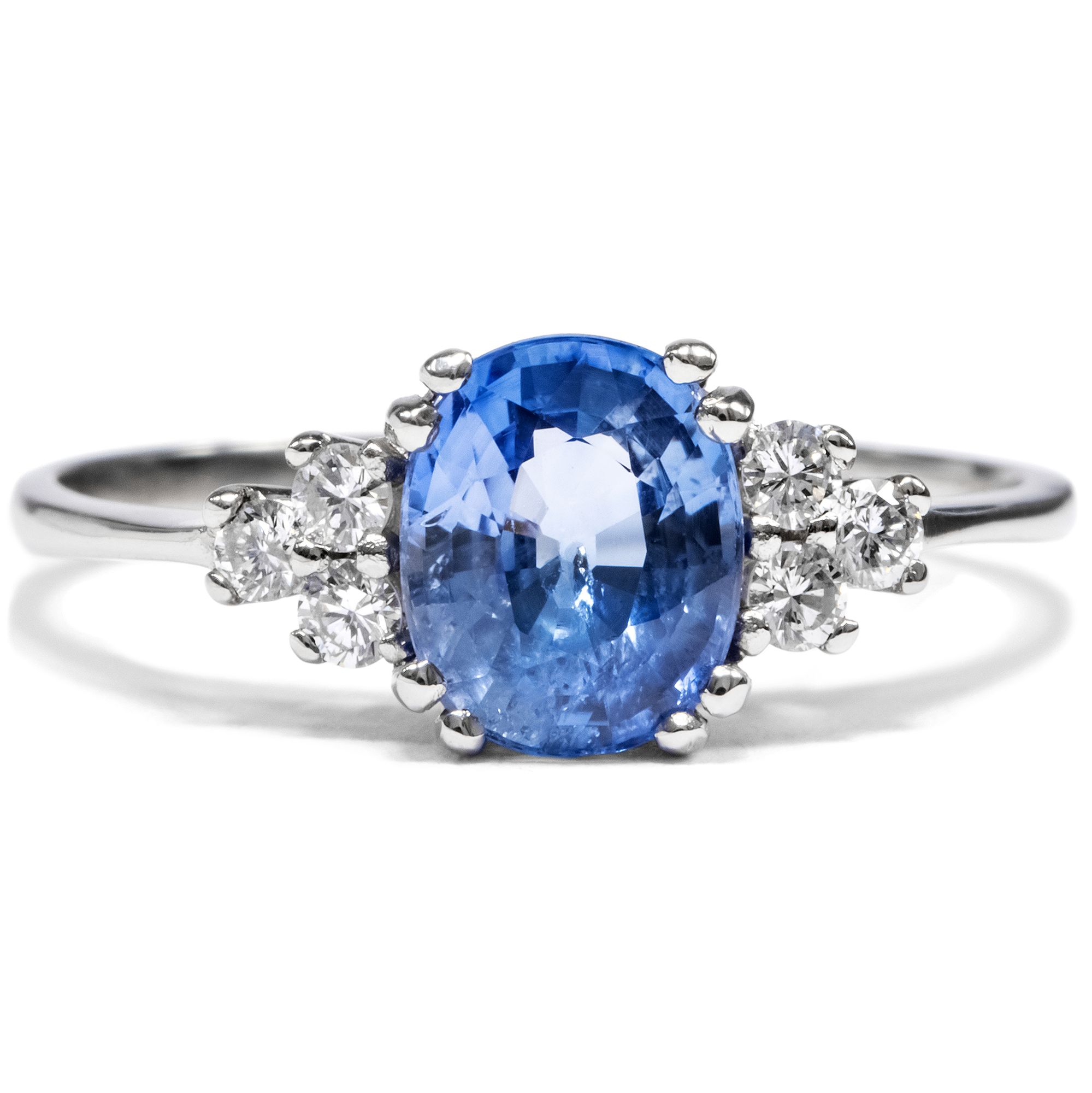 Zarter Ring mit blauem Saphir & Diamanten in Platin, aus unserer Werkstatt