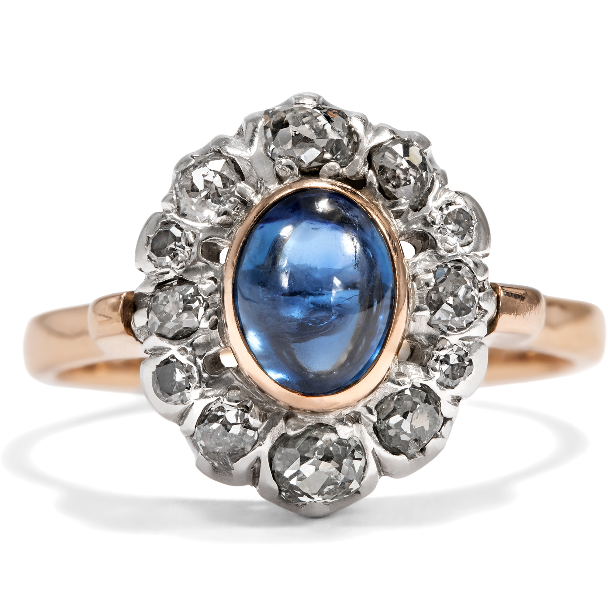 Romantischer Ring mit Saphir-Cabochon und Altschliff-Diamanten, um 1890 und später