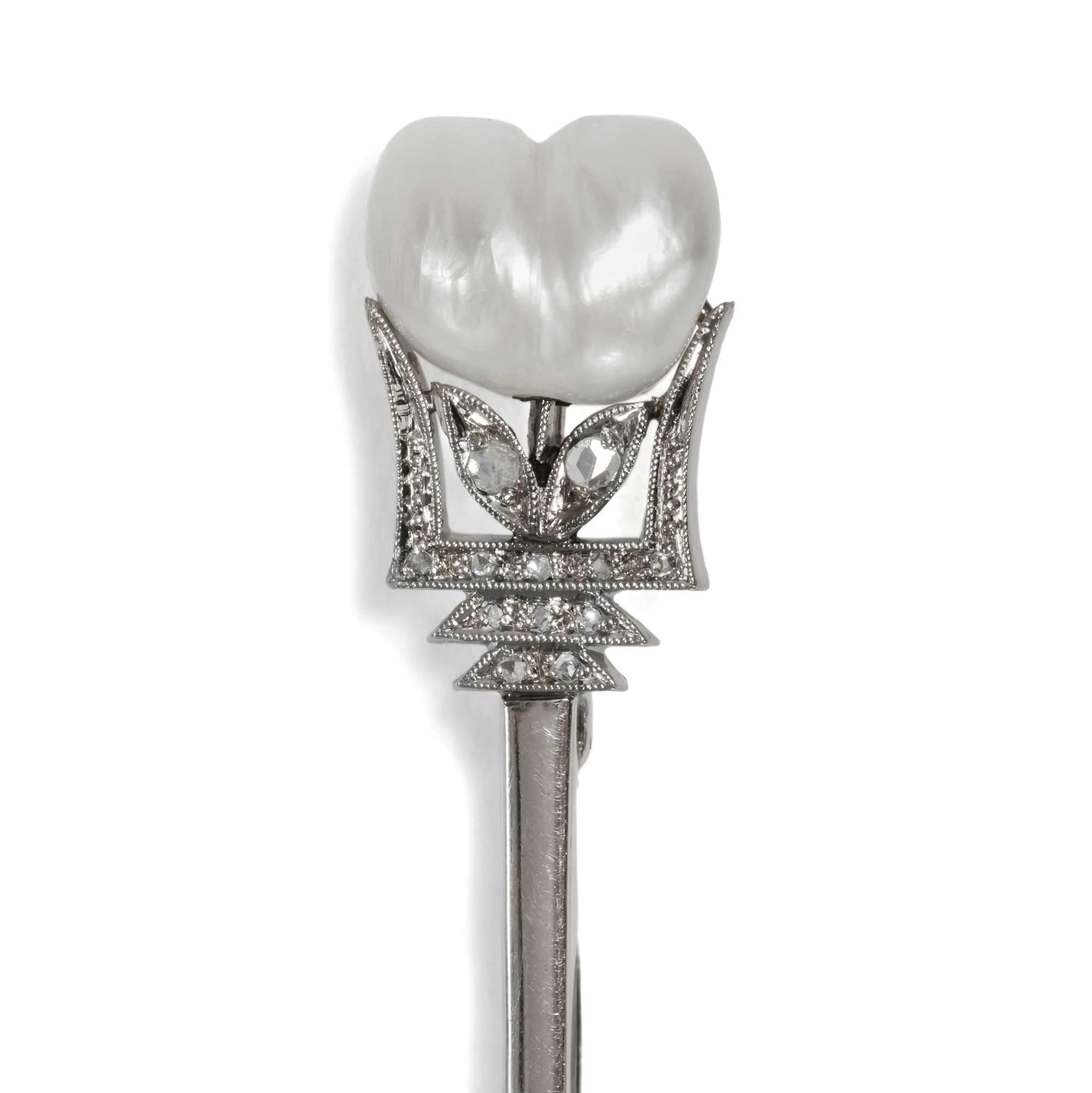 Elegant Art Déco Pin with Natural Blister Pearl & Diamonds in White Gold, c. 1925