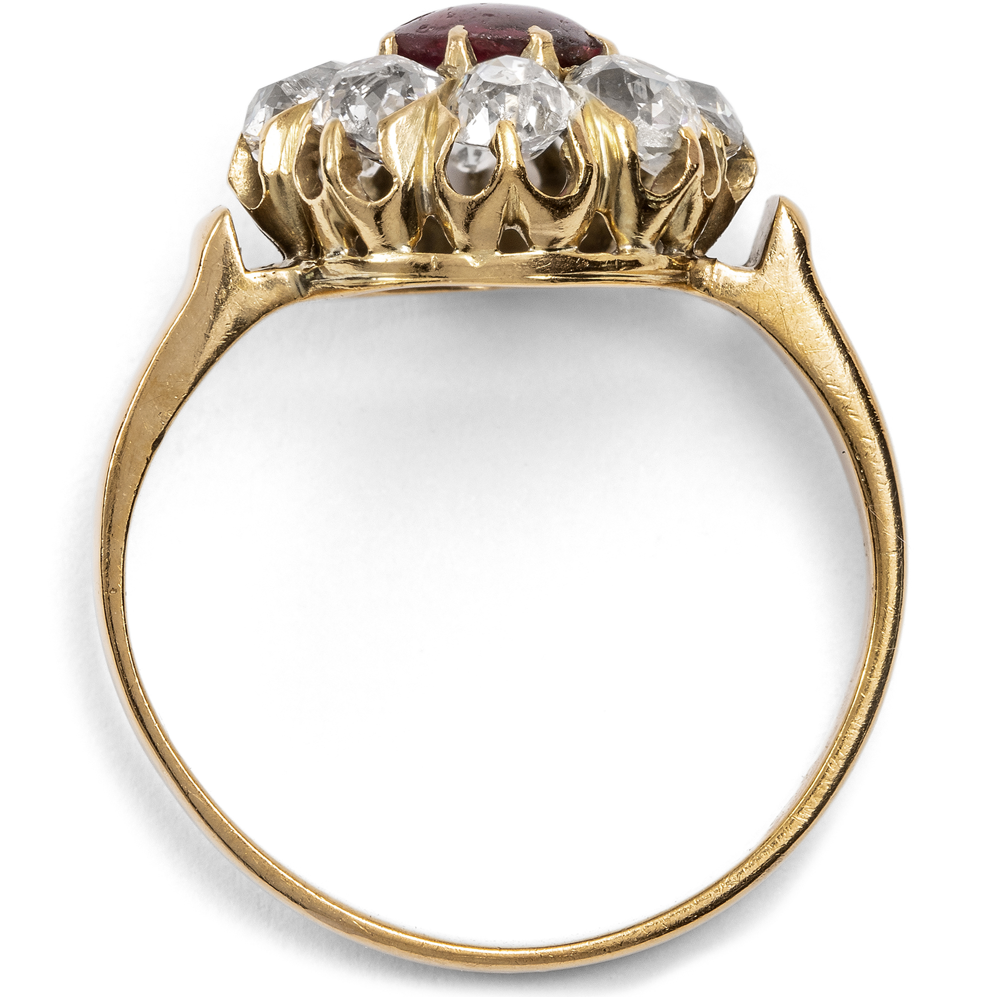 Kraftvoller Ring mit unbehandeltem Rubin & Diamanten in Gold, um 1890 & um 1935 Kraftvoller Ring mit unbehandeltem Rubin & Diamanten in Gold, um 1890 & um 1935