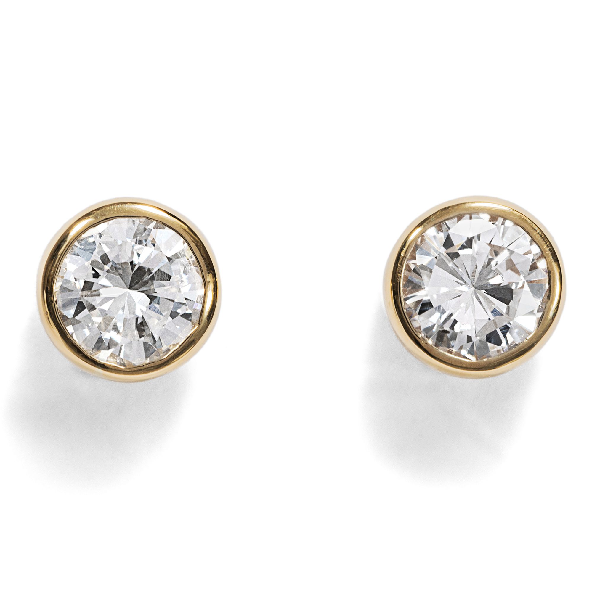 Fine Vintage Stud Earrings with Half a Carat of Diamonds in Yellow Gold, c. 1990