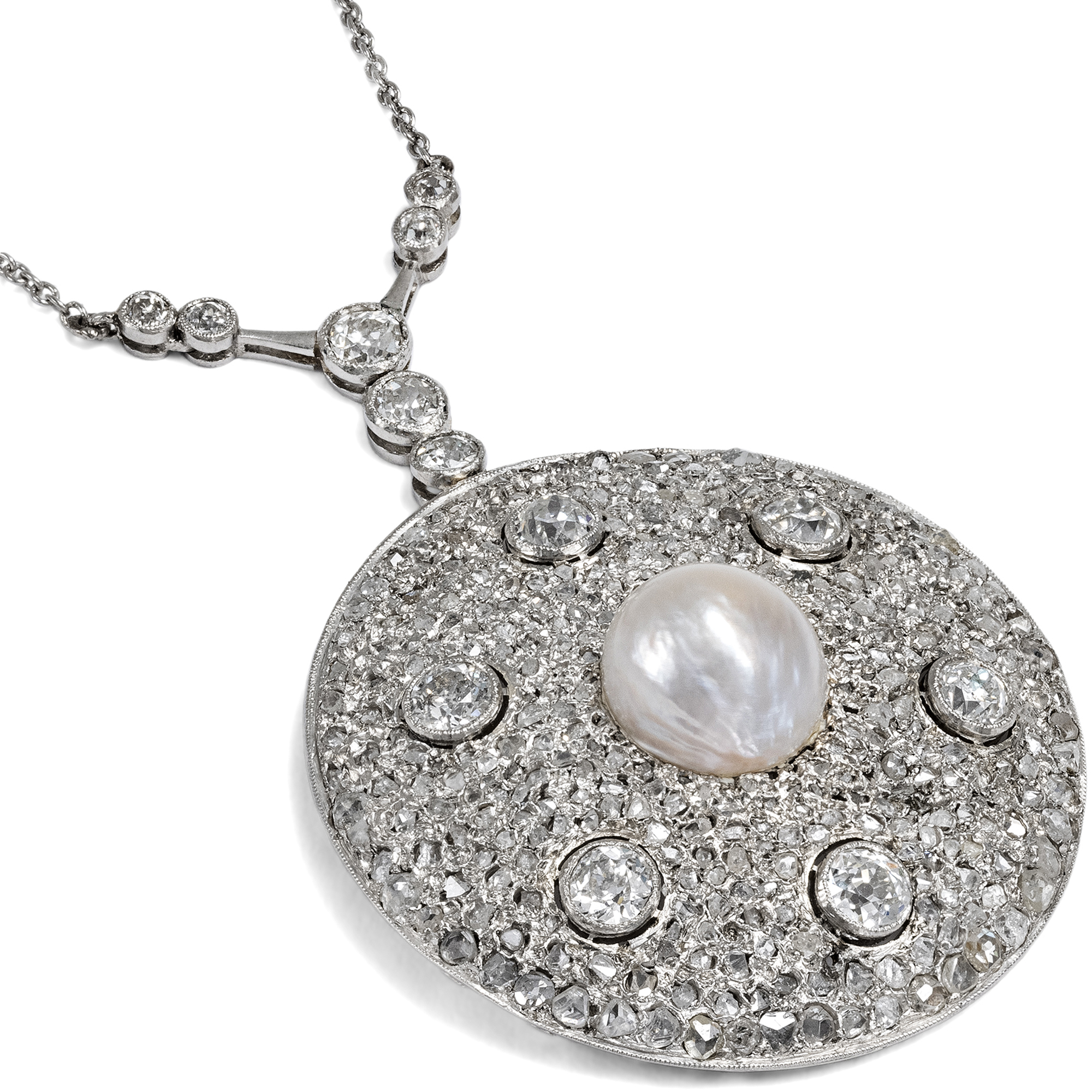 Elegantes Collier des Art Déco mit Diamanten & Perle in Platin, um 1930 Elegantes Collier des Art Déco mit Diamanten & Perle in Platin, um 1930