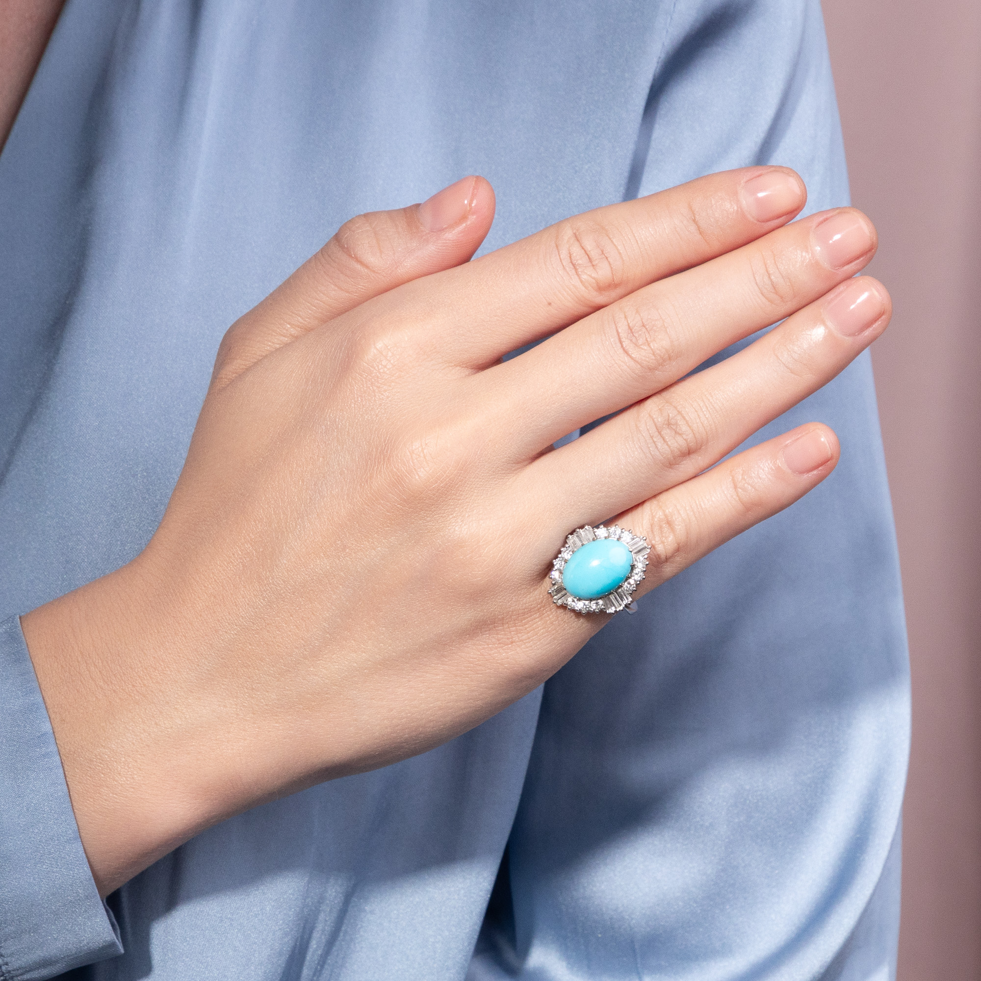 Exquisite Vintage White Gold Ring with Turquoise Diamonds c. 1970