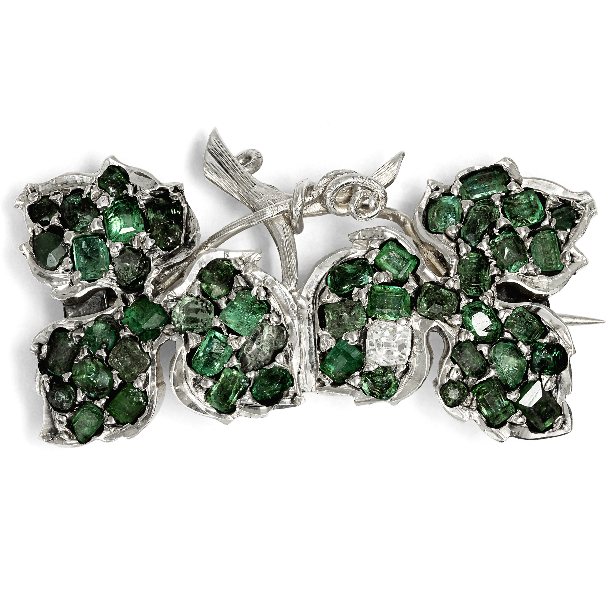 Antike Brosche in Form von Weinlaub mit Smaragden & Diamant, um 1885 Antike Brosche in Form von Weinlaub mit Smaragden & Diamant, um 1885