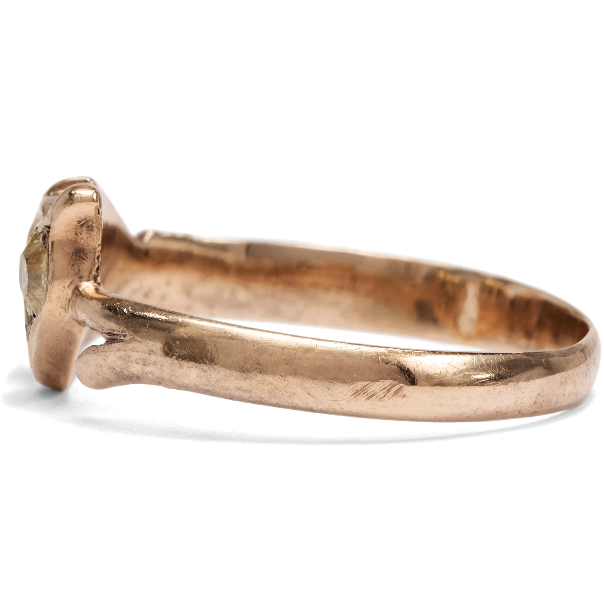 Witziger Ring des Biedermeier mit gelbem Diamanten in Gold, um 1830 Witziger Ring des Biedermeier mit gelbem Diamanten in Gold, um 1830