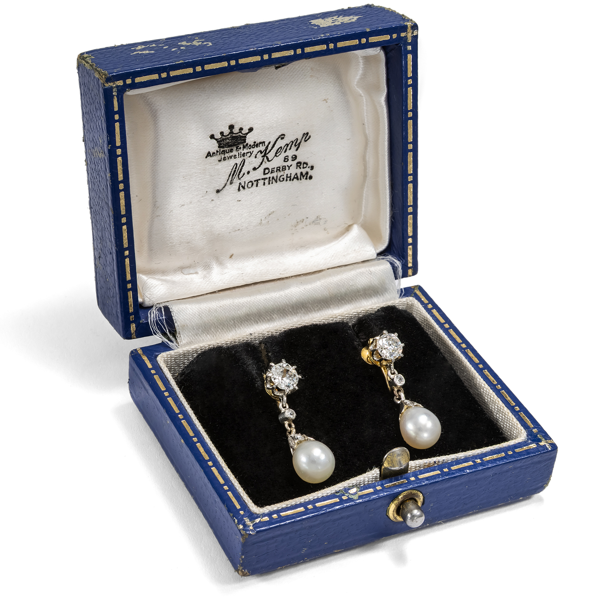 Precious Earrings With Oriental Pearls & Diamonds in Platinum & Gold, Circa 1910 Precious Earrings With Oriental Pearls & Diamonds in Platinum & Gold, Circa 1910