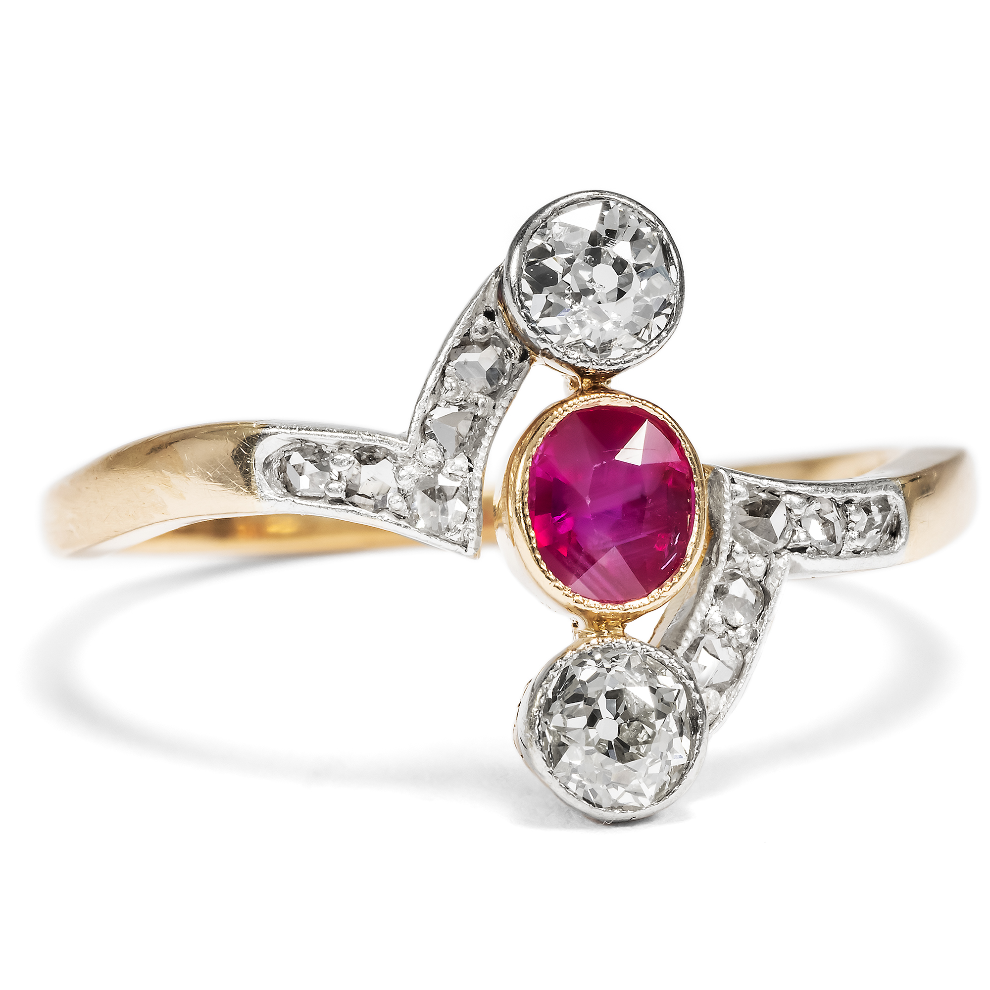 Delicate ring with Untreated Burmese Ruby & Diamonds, Vienna c. 1905