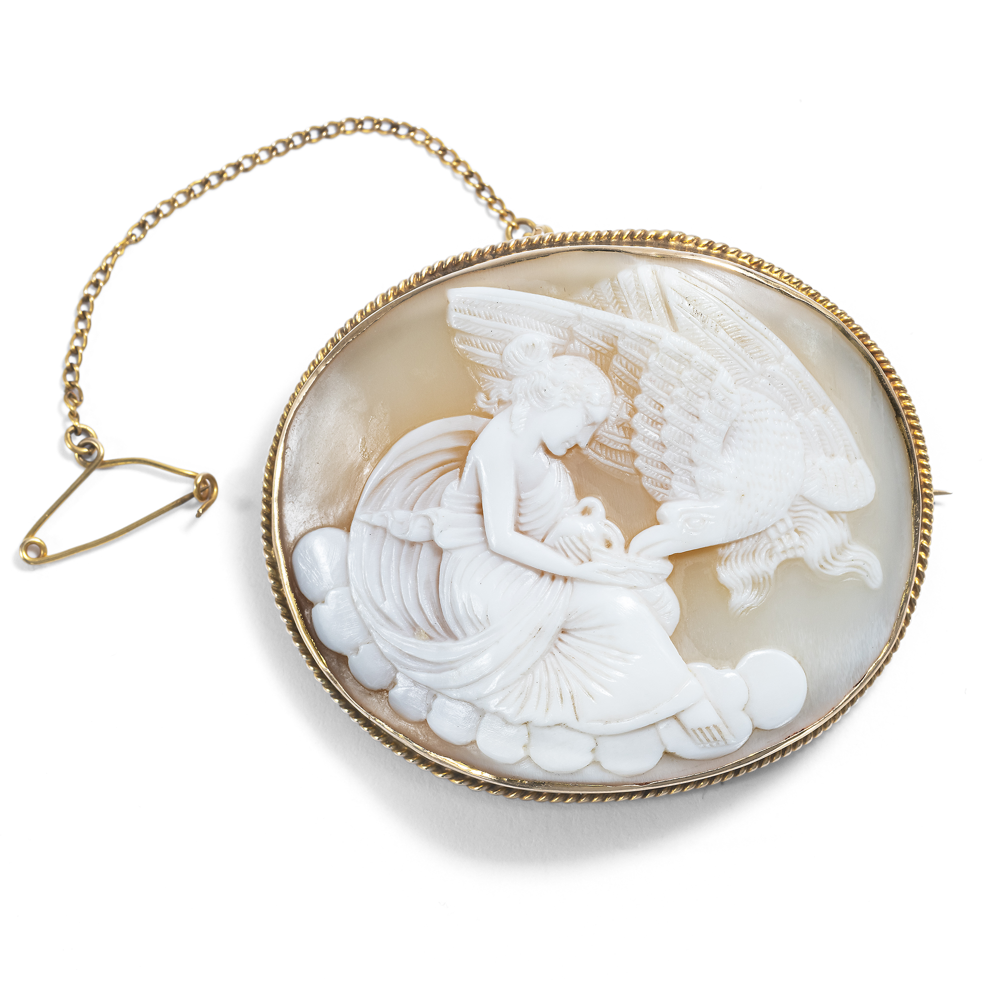 Victorian Shell Cameo of Hebe in Gold Mount, England/Italy circa 1860