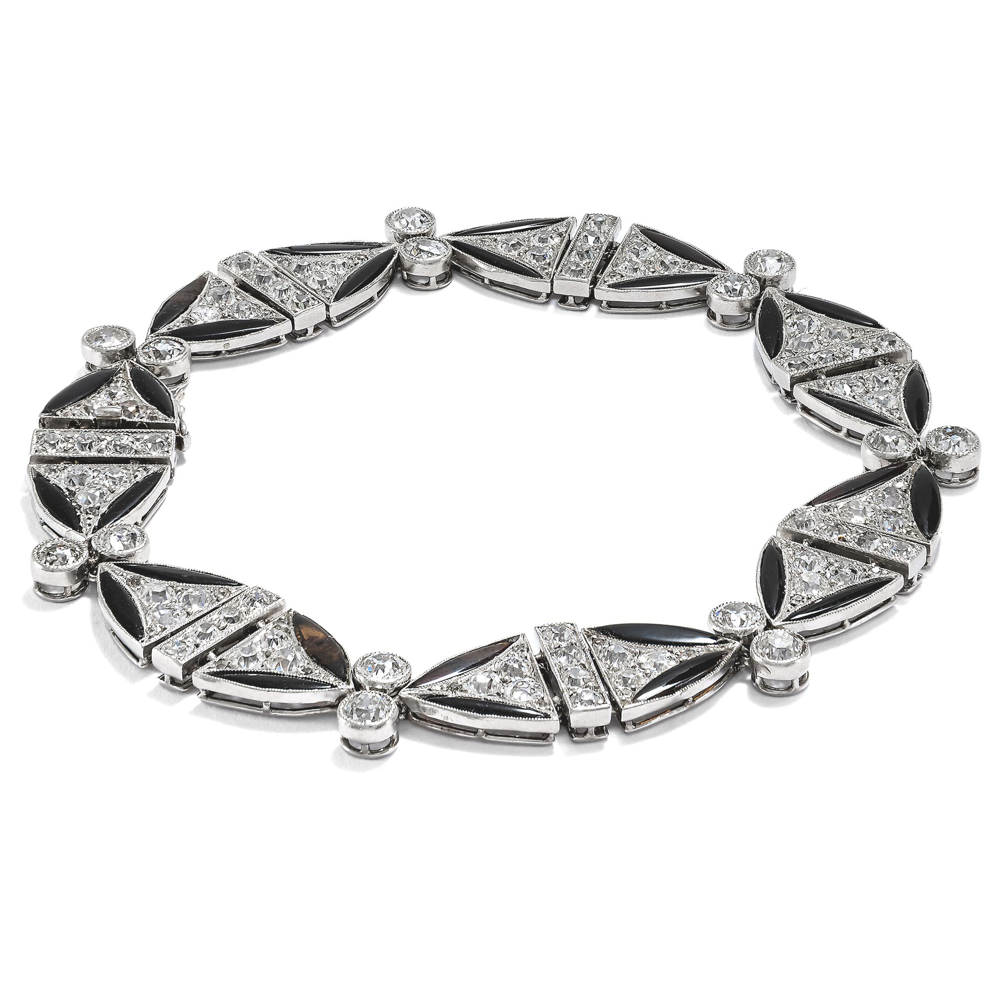 Elegant Déco Bracelet with Diamonds and Onyxes in Platinum, France, c. 1925