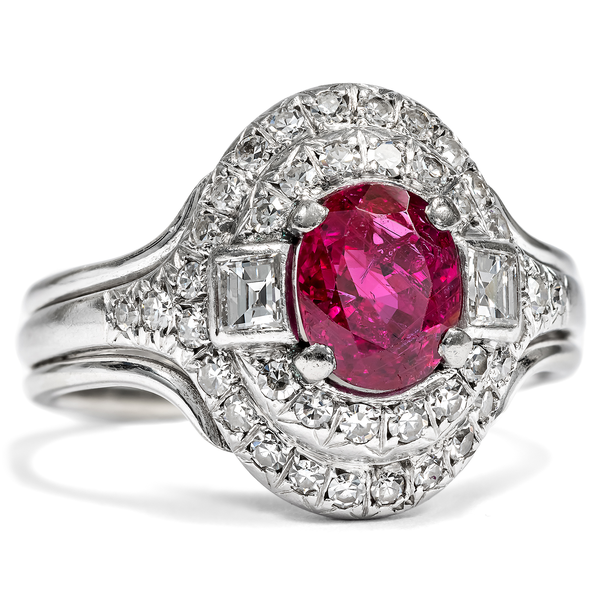 Luxurious Vintage Ring with Burmese Ruby & Diamonds in Platinum, c. 1950s