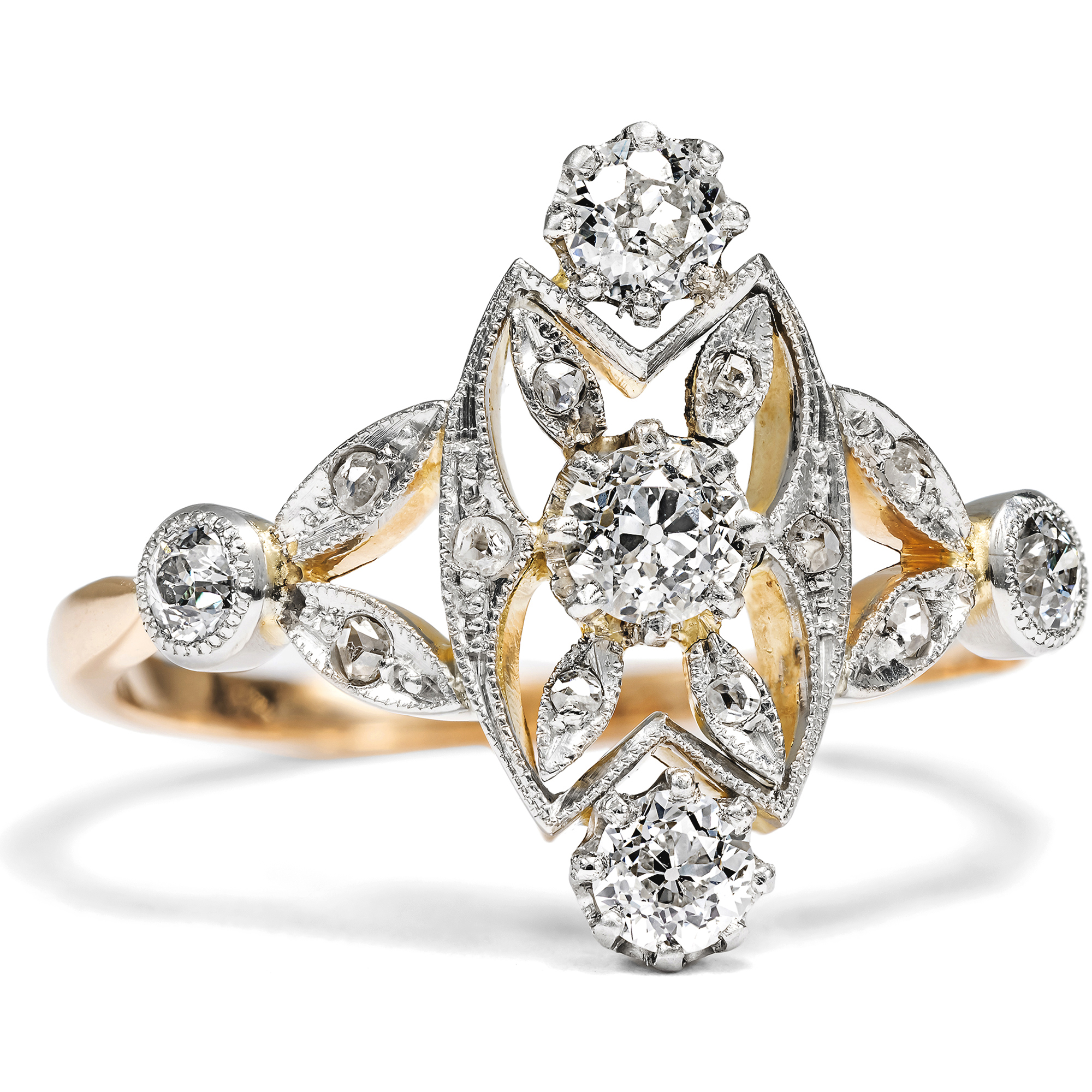Eleganter Ring im „Garland Style“ mit Diamanten in Gold & Platin, um 1910 Eleganter Ring im „Garland Style“ mit Diamanten in Gold & Platin, um 1910