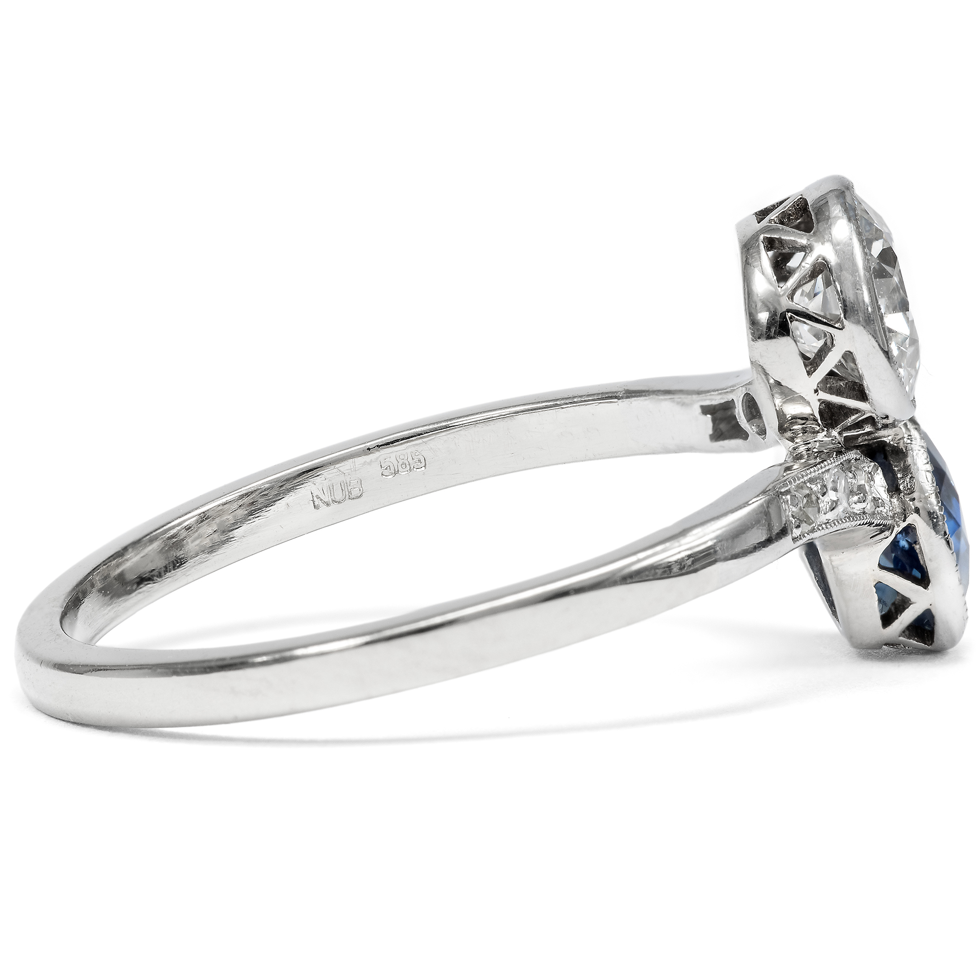 Klassischer „Toi-et-moi“ Ring mit Saphir & Diamanten, um 1920 Klassischer „Toi-et-moi“ Ring mit Saphir & Diamanten, um 1920
