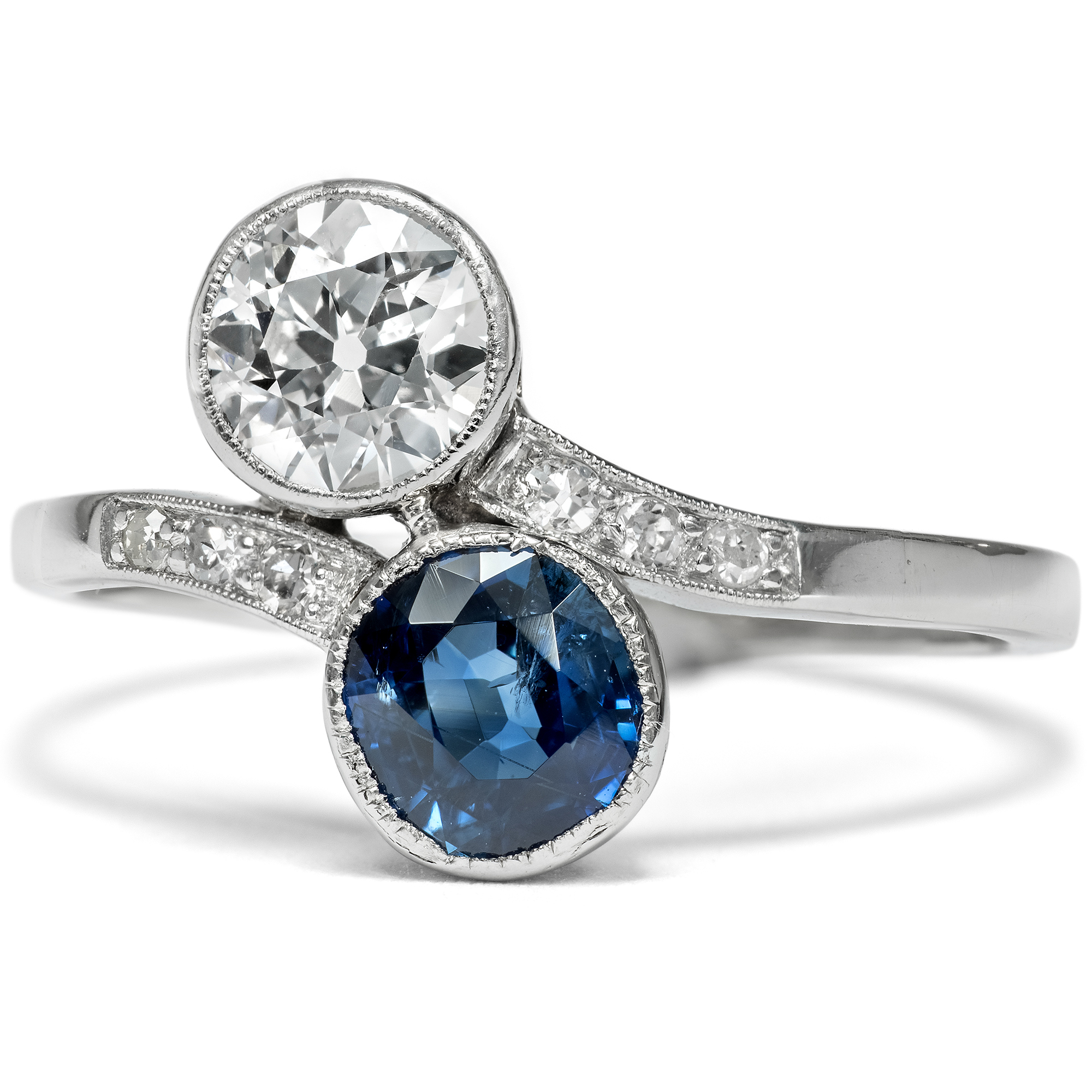Klassischer „Toi-et-moi“ Ring mit Saphir & Diamanten, um 1920 Klassischer „Toi-et-moi“ Ring mit Saphir & Diamanten, um 1920