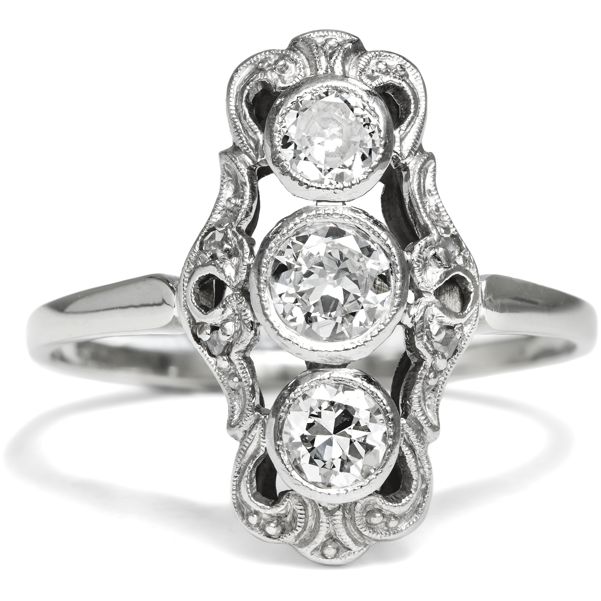 Elegant Déco Ring with Old European Cut Diamonds, c. 1925