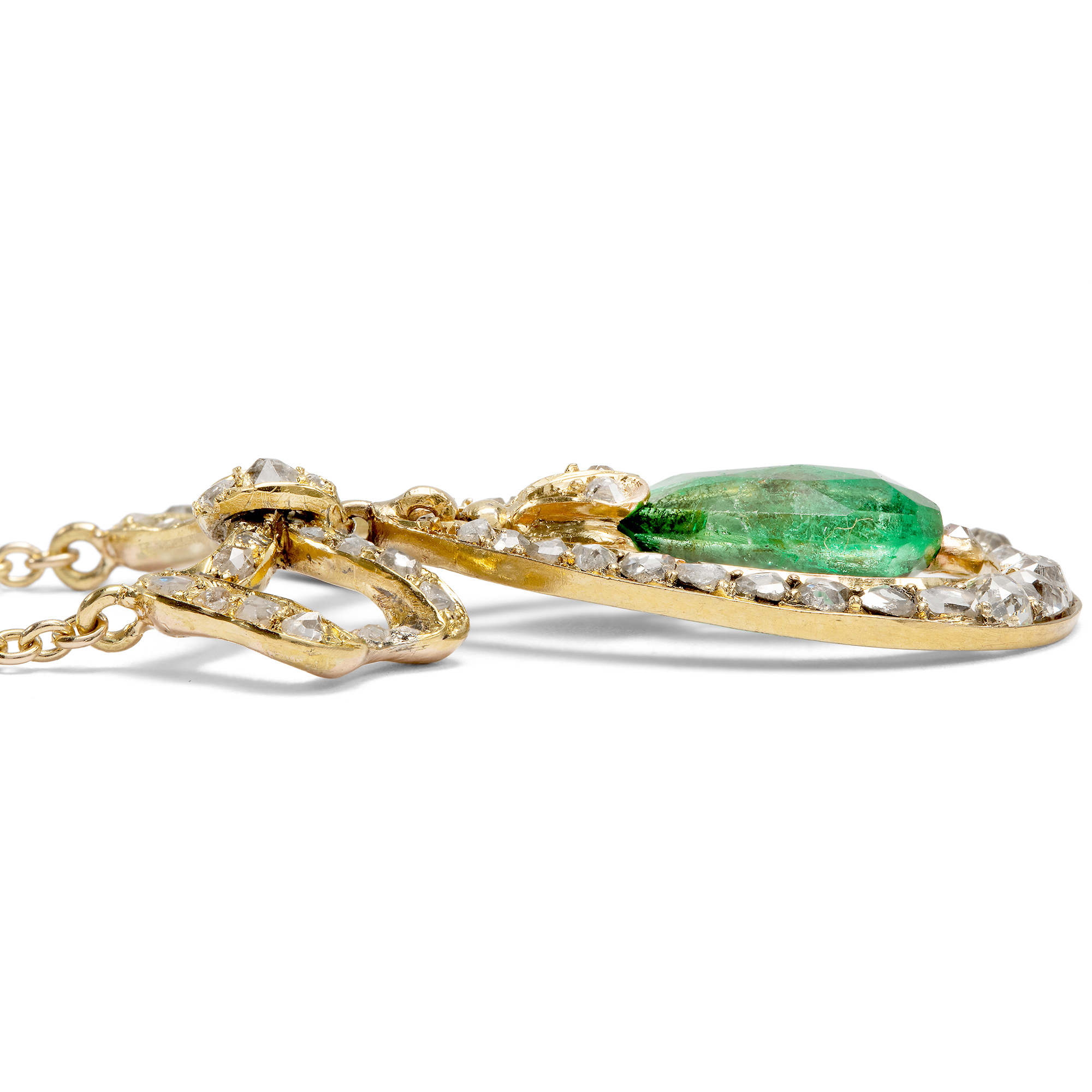 Elegantes Collier mit Smaragd-Briolette und Diamanten in Gold, um 1910 & später Elegantes Collier mit Smaragd-Briolette und Diamanten in Gold, um 1910 & später