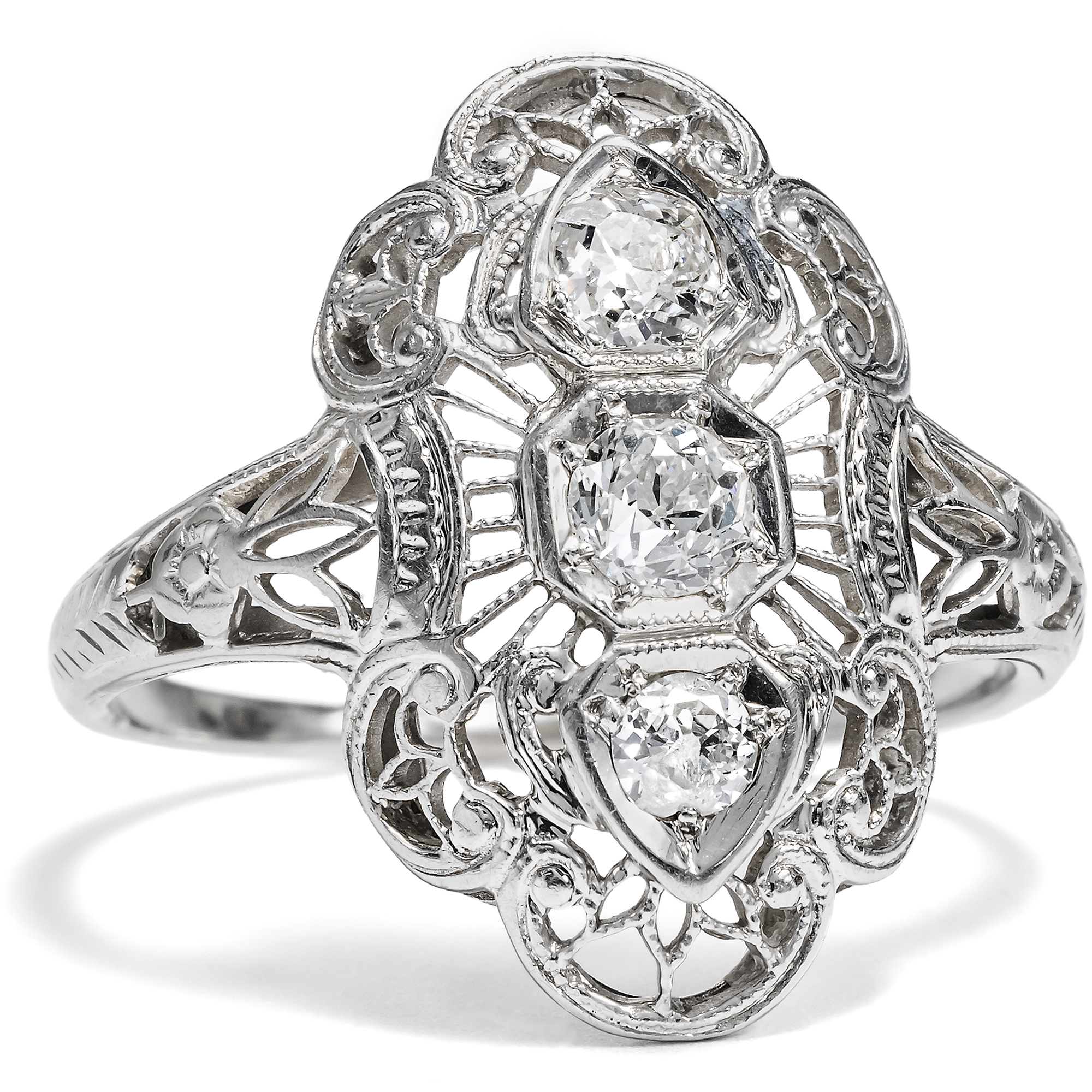 Elegant Déco Diamond and White Gold Ring, American, c. 1920s