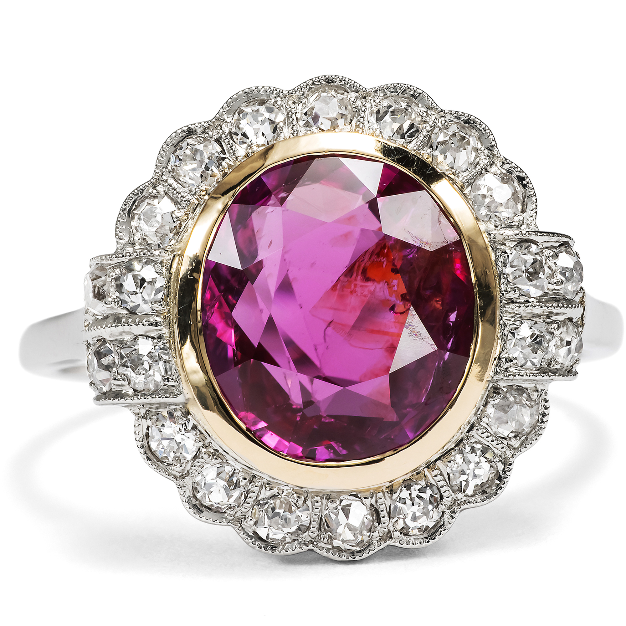 Kostbarer Vintage Ring mit feinem 4,72 ct Rubin & Diamanten, um 1950 Kostbarer Vintage Ring mit feinem 4,72 ct Rubin & Diamanten, um 1950