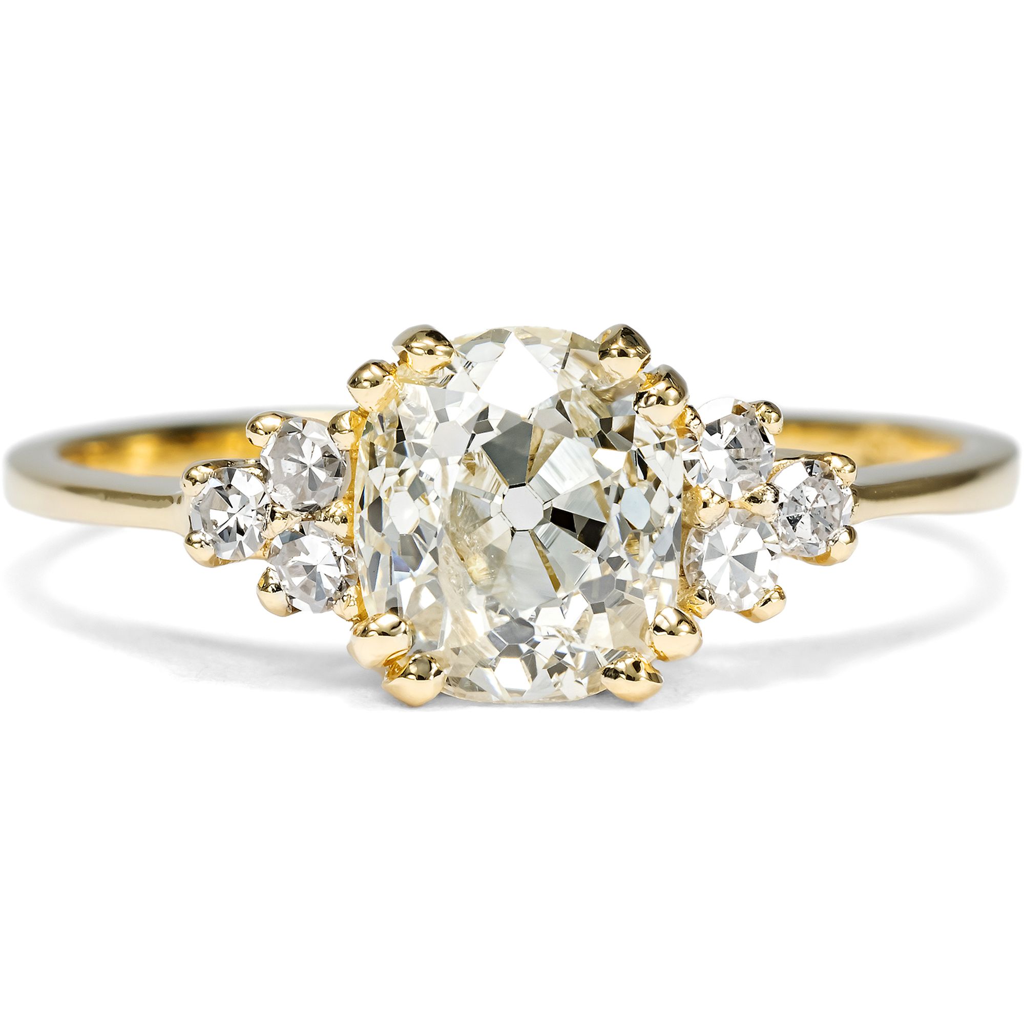 Feiner Ring mit 1,35 ct Diamant im Kissenschliff in Gold aus unserer Werkstatt