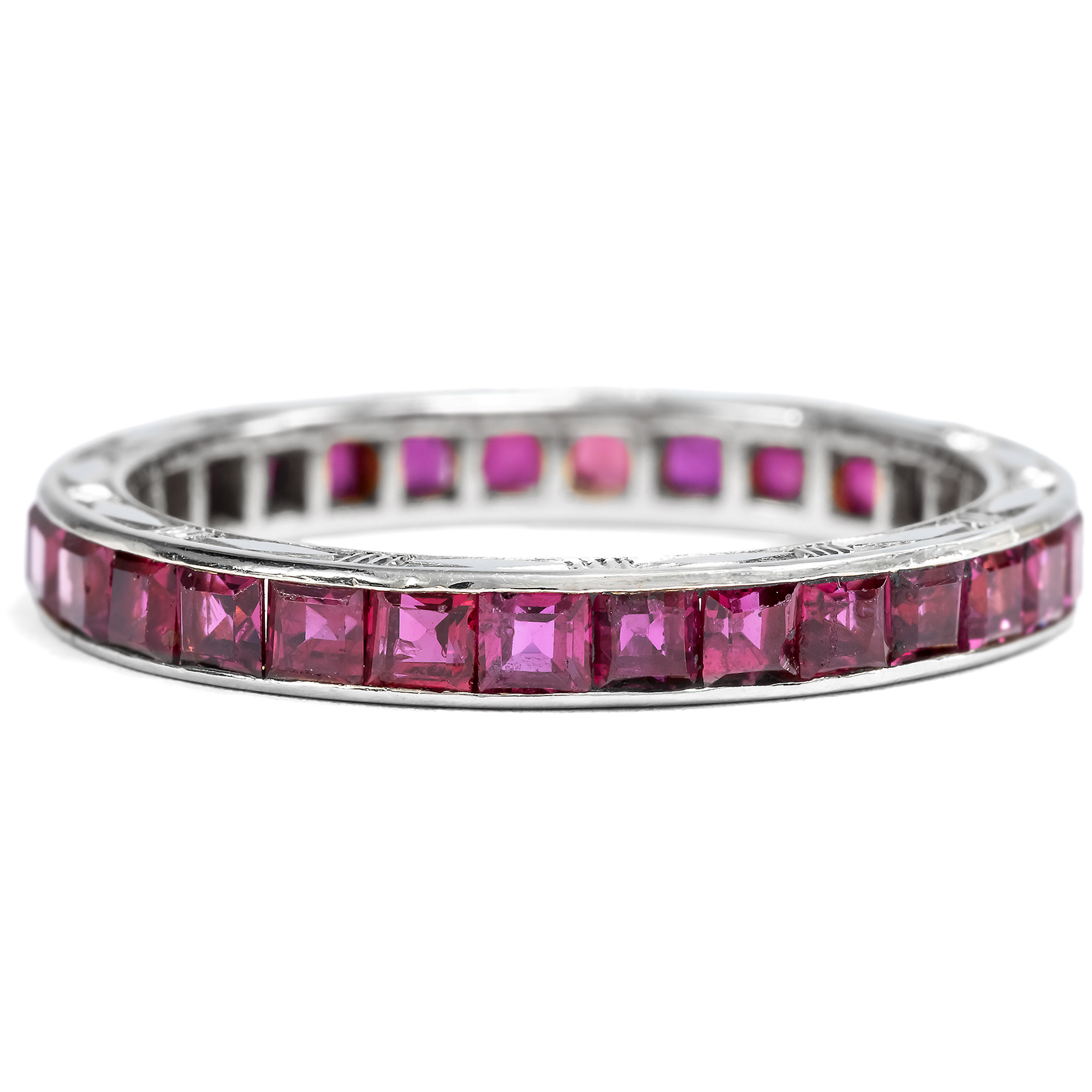 Vintage Eternity-Ring mit Rubinen in Platin (RW 56), Niederlande um 1960