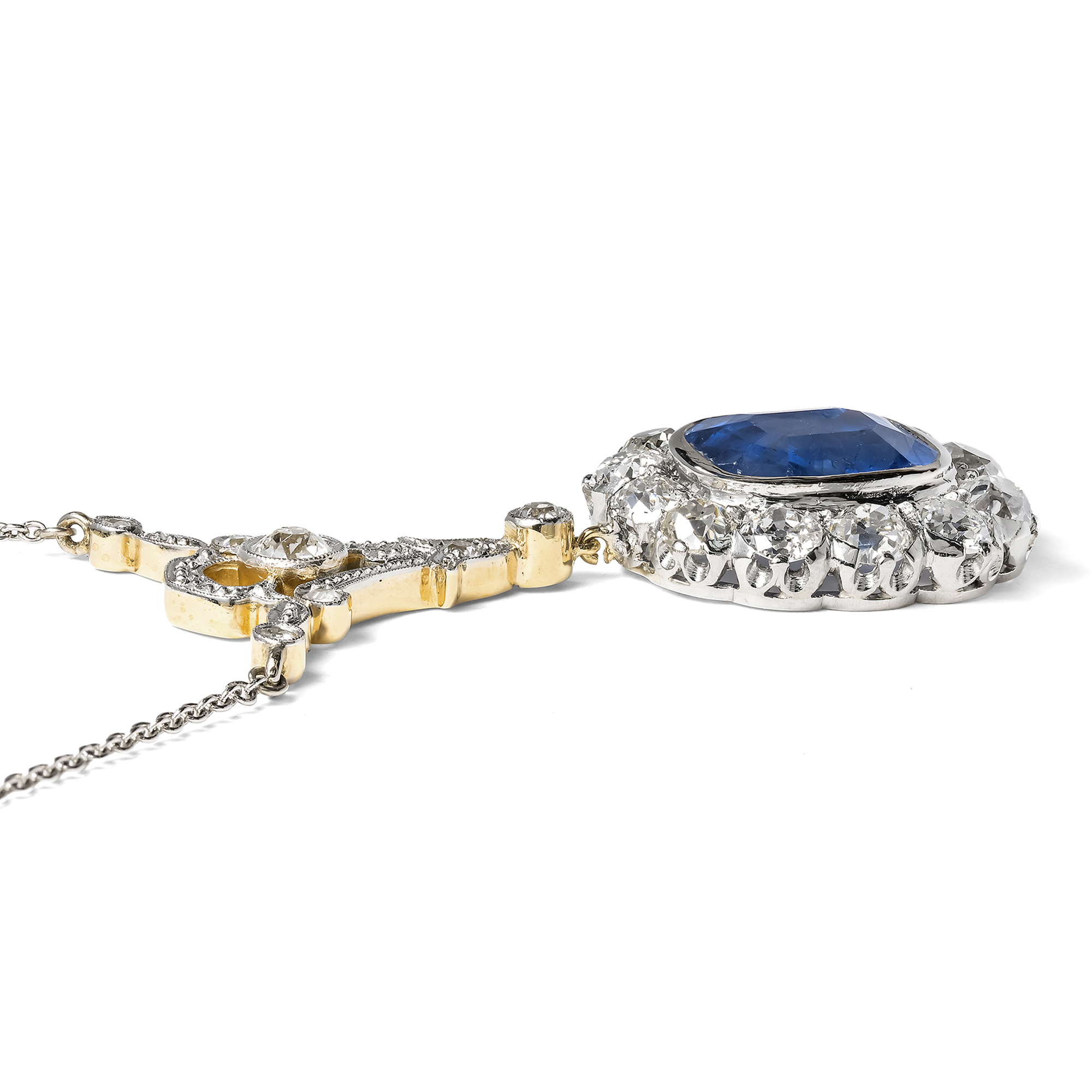 Elegantes Collier mit Ceylon-Saphir & Diamanten, Mariage aus unserer Werkstatt Elegantes Collier mit Ceylon-Saphir & Diamanten, Mariage aus unserer Werkstatt