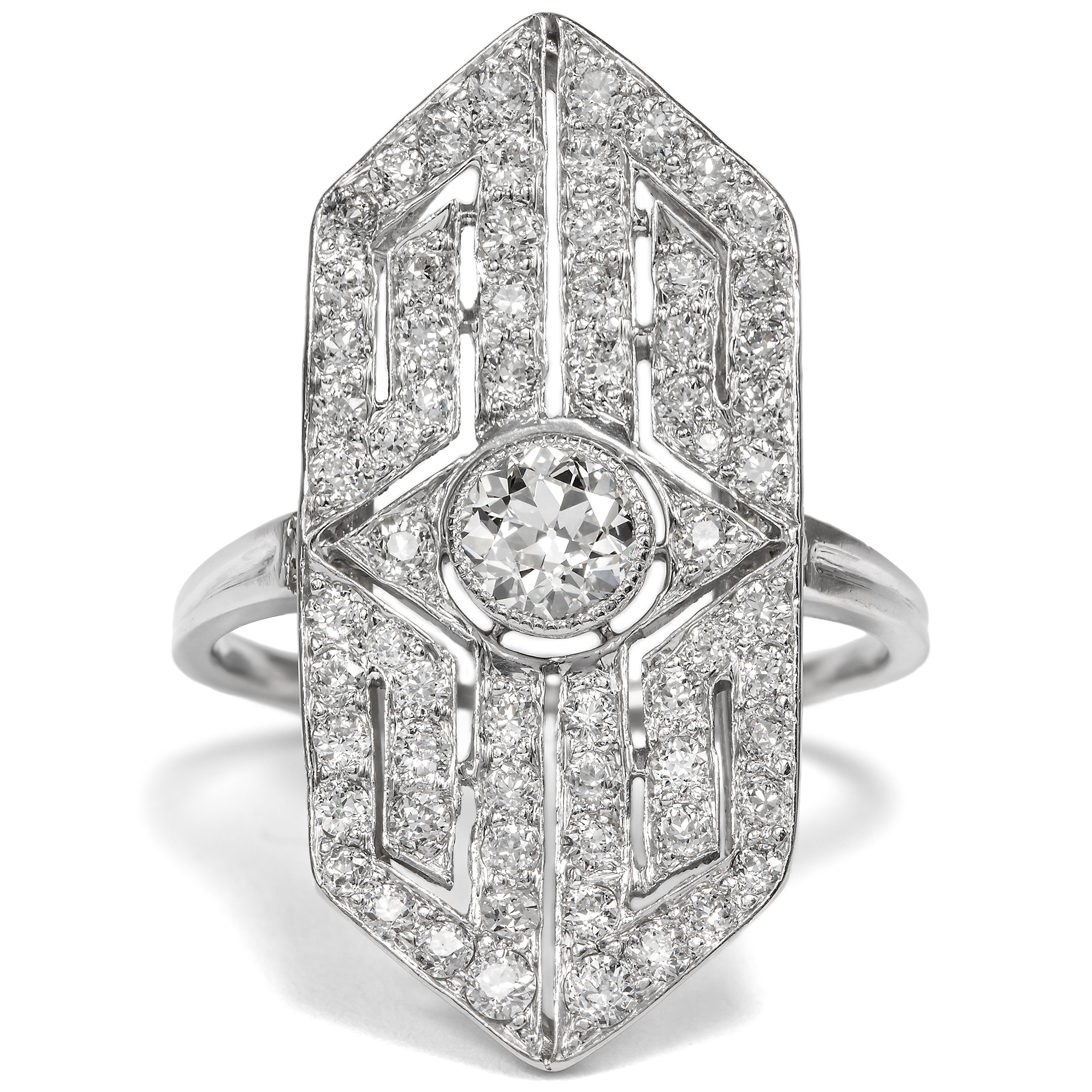 Elegant Déco Dinner Ring with Diamonds in Platinum, c. 1920s Elegant Déco Dinner Ring with Diamonds in Platinum, c. 1920s