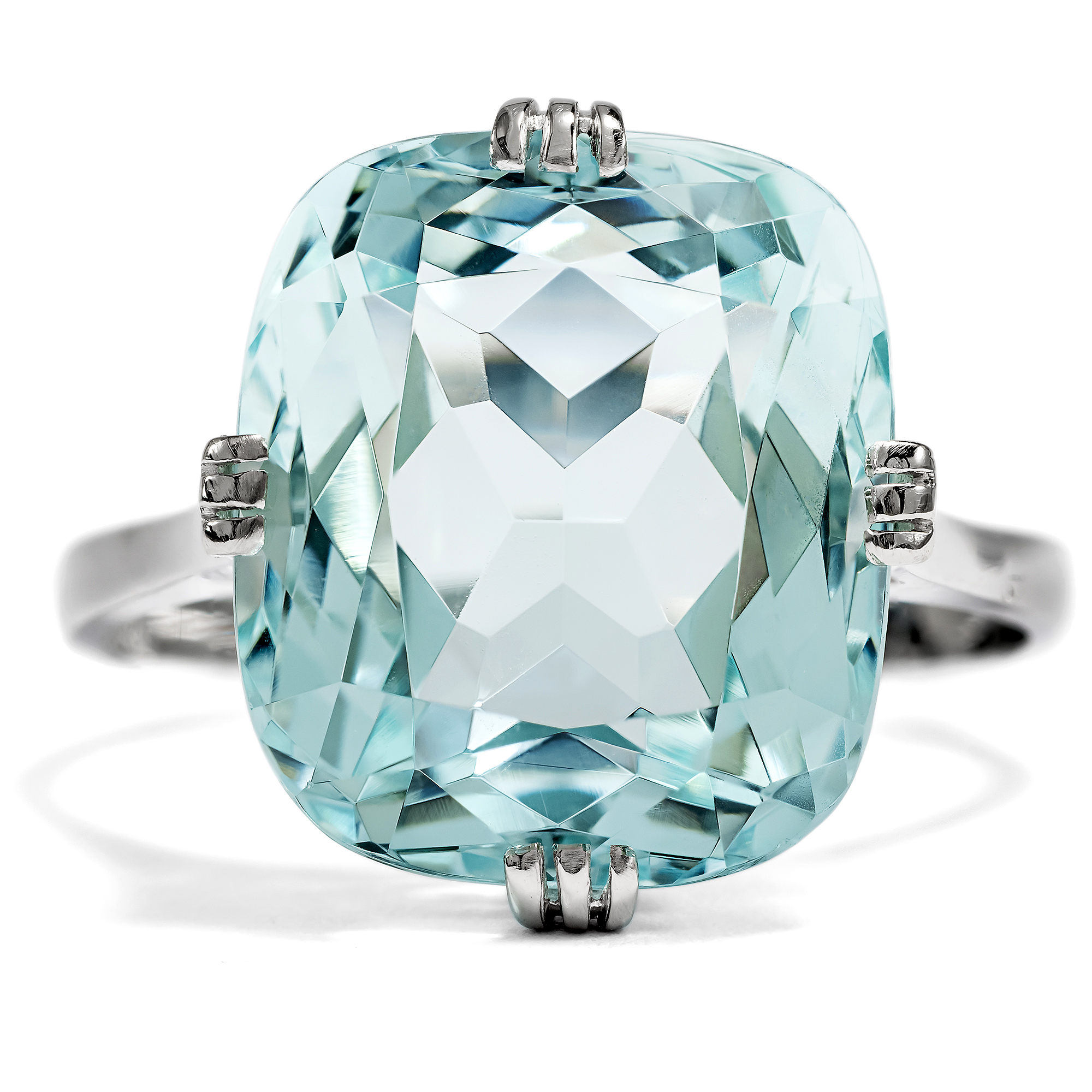 Elegante White Gold Ring with 10.68 ct Aquamarine, c. 1930s