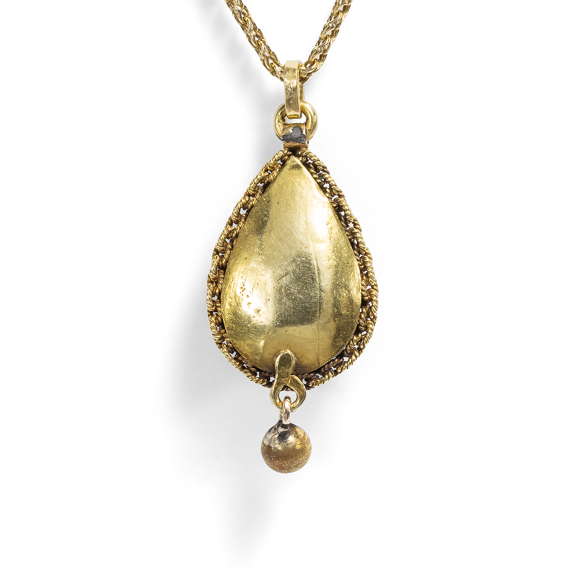 Antiker Anhänger mit großem Almandin-Granat in Gold, um 1870 Antiker Anhänger mit großem Almandin-Granat in Gold, um 1870