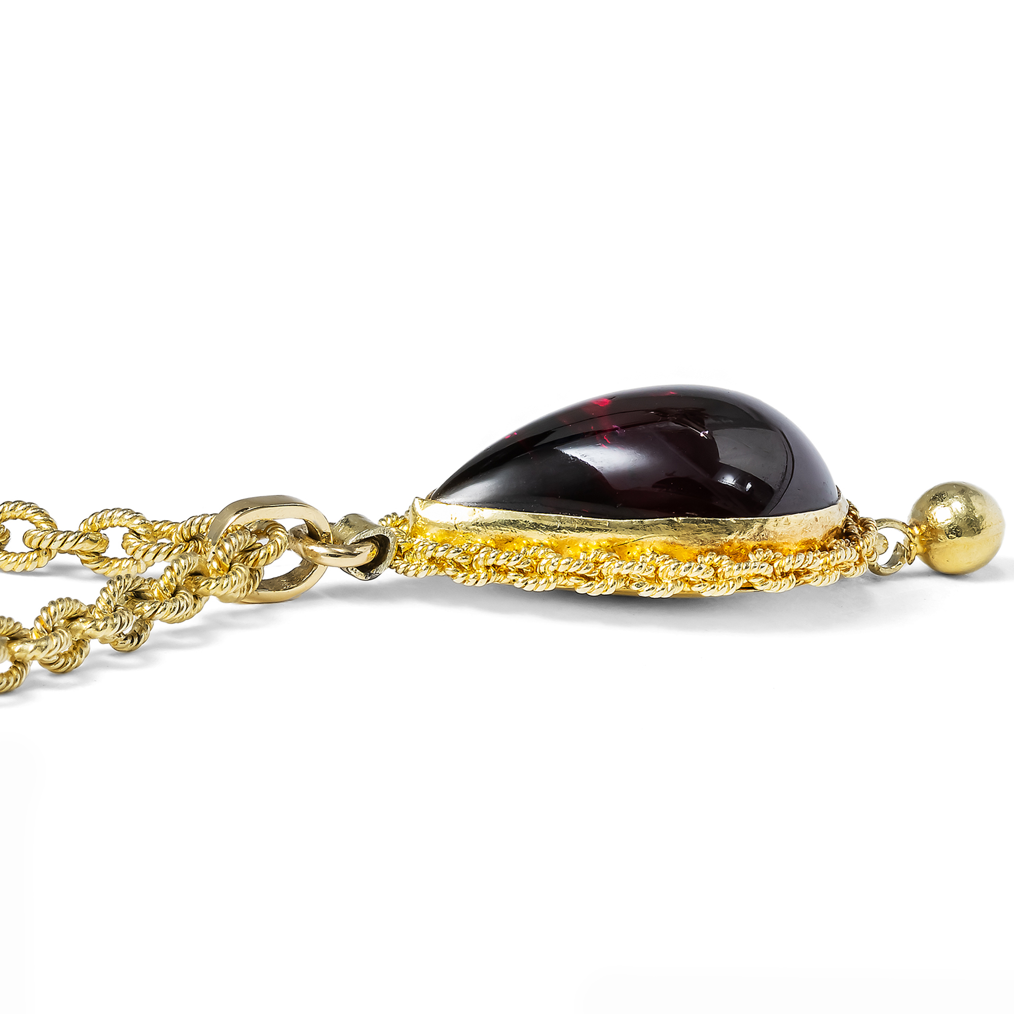 Antiker Anhänger aus Granat & Gold an originaler Kette, um 1870 Antiker Anhänger aus Granat & Gold an originaler Kette, um 1870