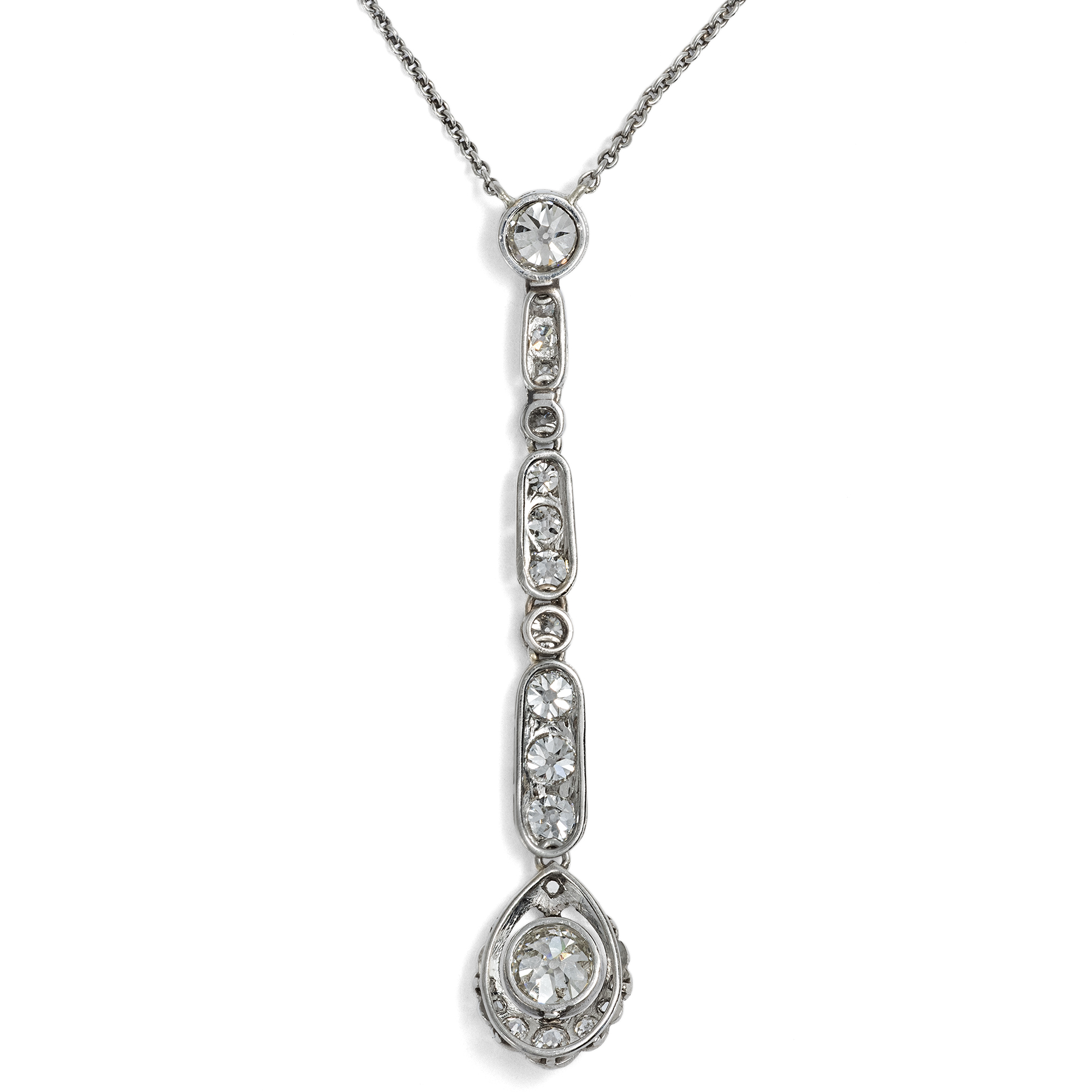 Antikes Collier des Art Déco mit Diamanten in Platin, um 1925 Antikes Collier des Art Déco mit Diamanten in Platin, um 1925