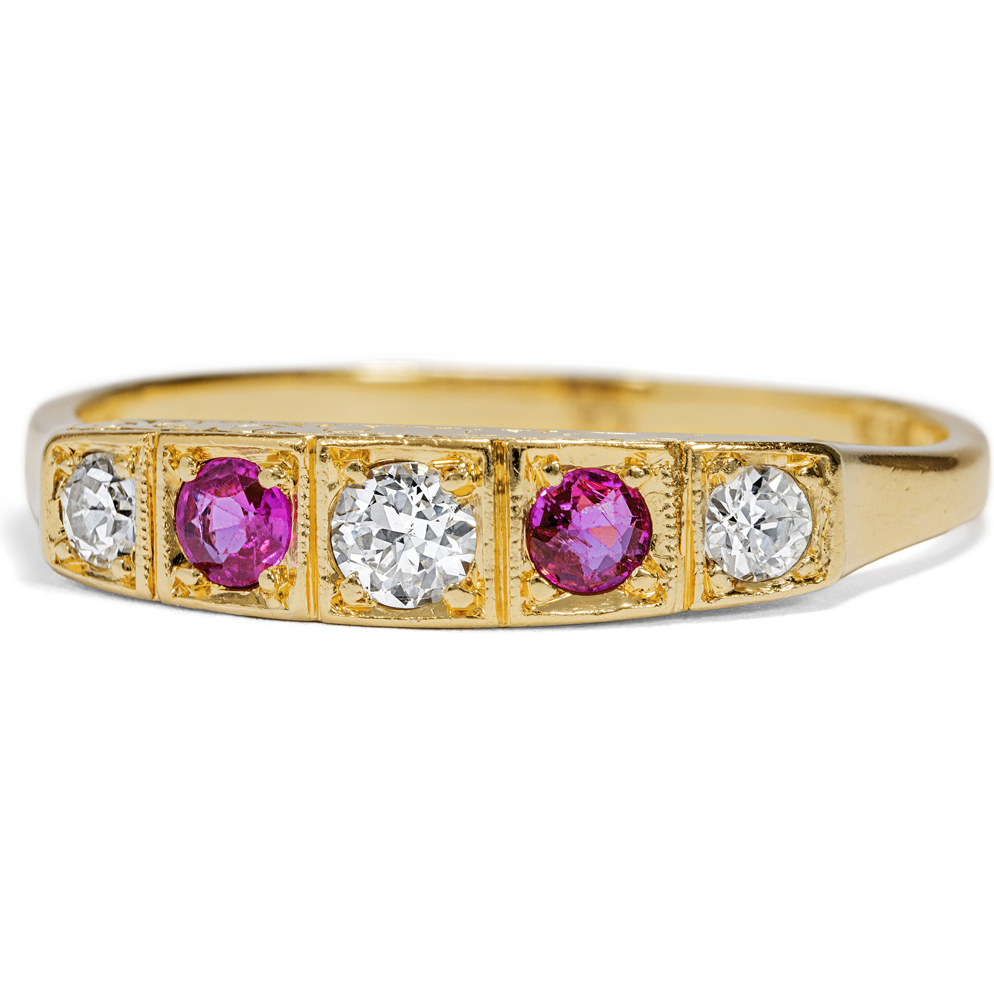 Antiker Ring mit Rubinen aus Burma & Diamanten in Gold, um 1900 Antiker Ring mit Rubinen aus Burma & Diamanten in Gold, um 1900