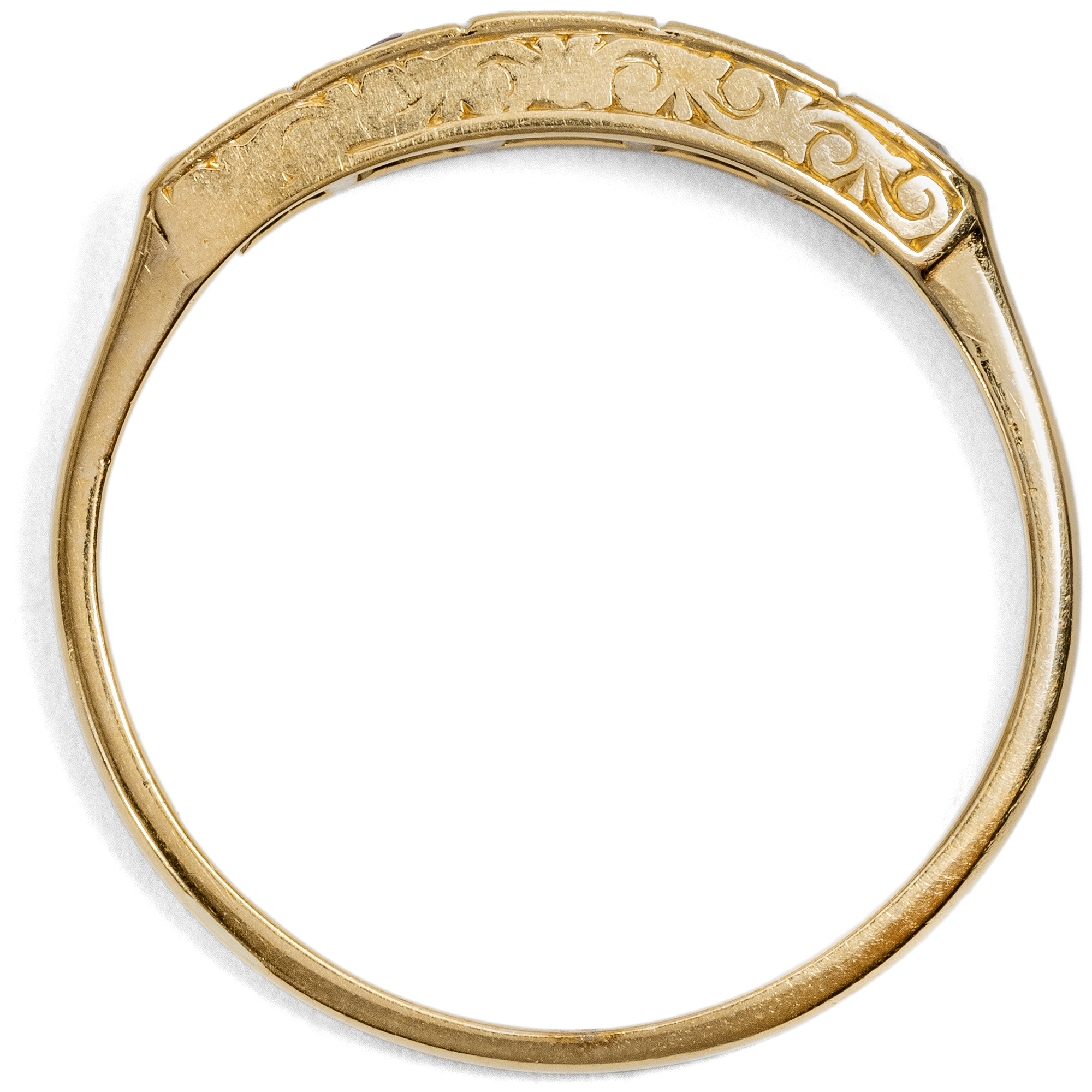 Antiker Ring mit Rubinen aus Burma & Diamanten in Gold, um 1900 Antiker Ring mit Rubinen aus Burma & Diamanten in Gold, um 1900