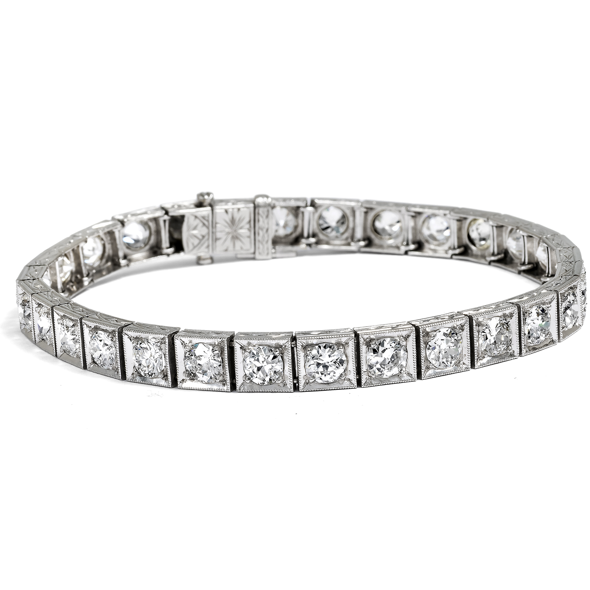 Elegantes Armband mit 8,25 ct Diamanten in Platin von Chaumet, Paris um 1925 Elegantes Armband mit 8,25 ct Diamanten in Platin von Chaumet, Paris um 1925
