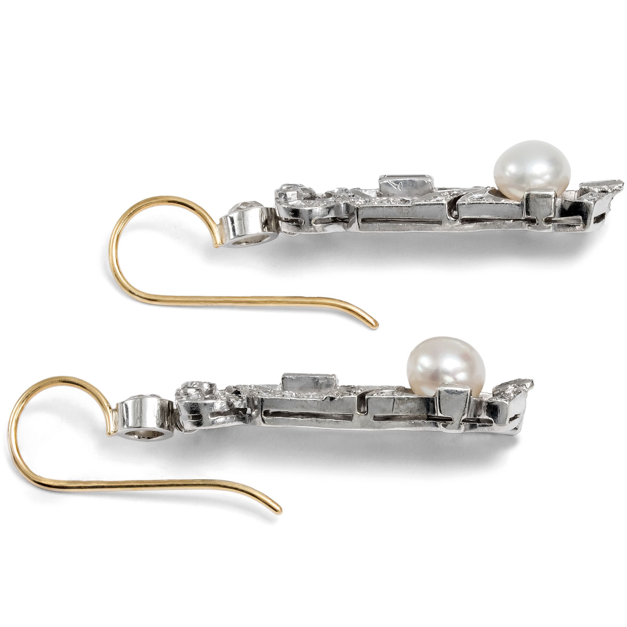 Elegante Ohrringe mit Diamanten & Naturperlen, um 1910 & später Elegante Ohrringe mit Diamanten & Naturperlen, um 1910 & später