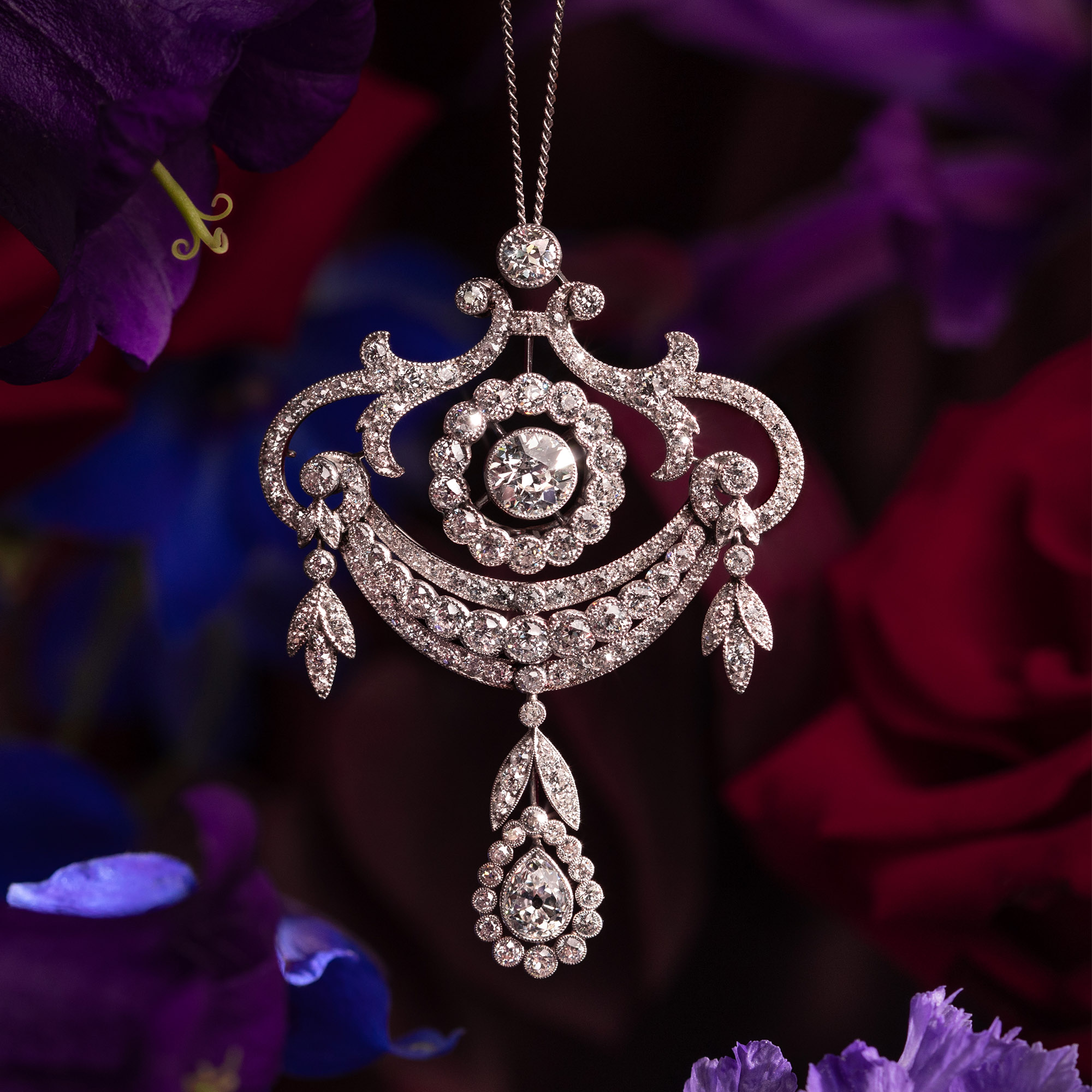 Magnificent Pendant with Diamonds in Platinum, c. 1910 Magnificent Pendant with Diamonds in Platinum, c. 1910