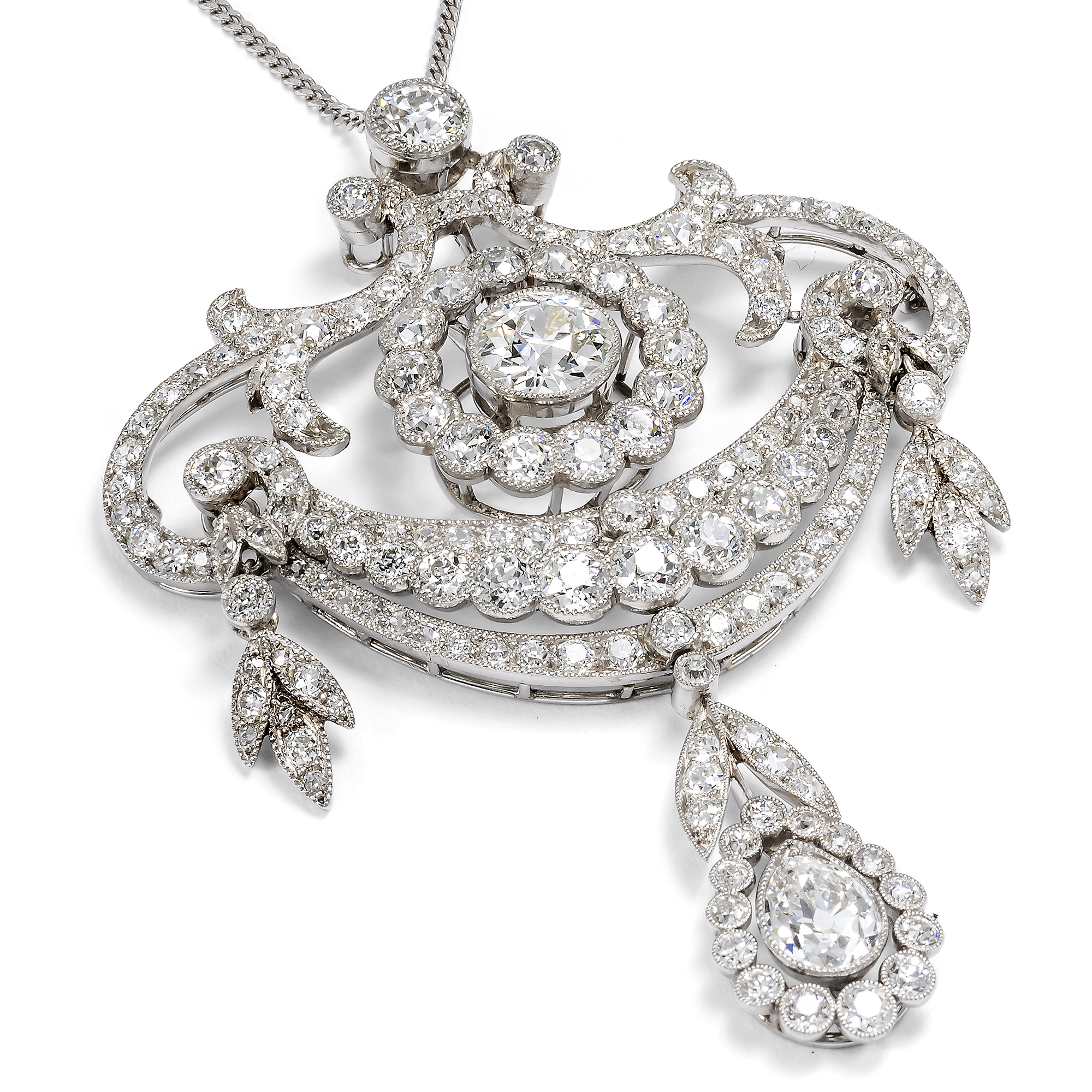 Prachtvoller Anhänger mit Diamanten in Platin, um 1910 Prachtvoller Anhänger mit Diamanten in Platin, um 1910