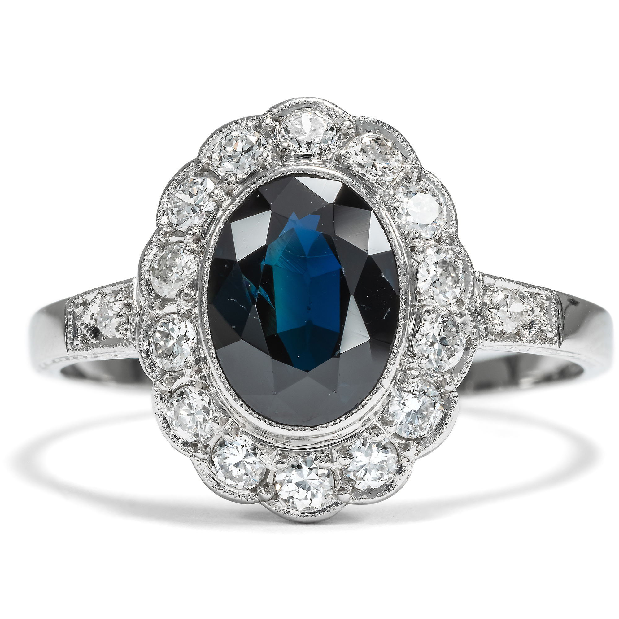 Elegant "Dress Ring" with Sapphire & Diamonds in White Gold & Platinum, Berlin c. 1930