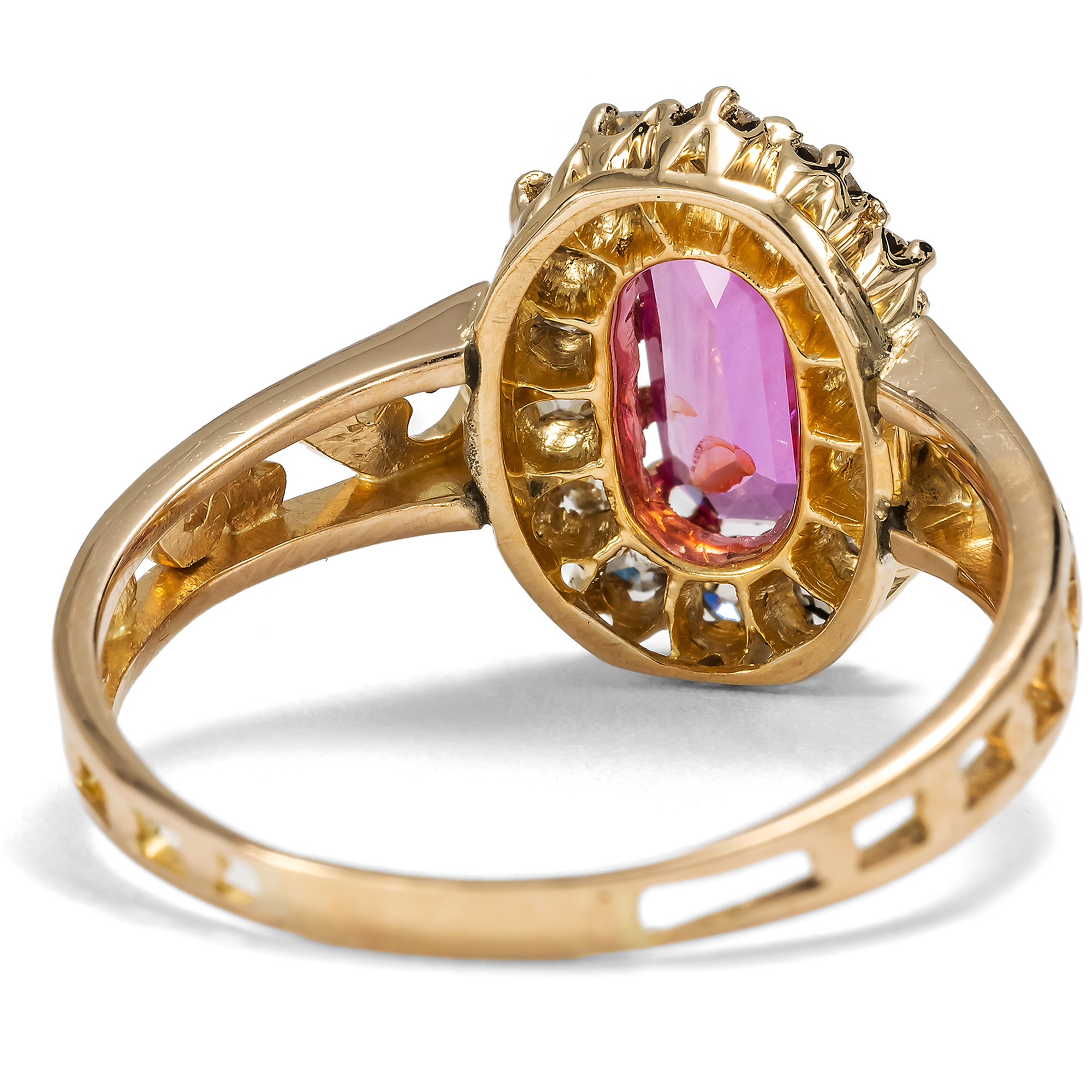 Antiker Entourage-Ring mit unbehandeltem Saphir aus Burma & Diamanten, um 1890 Antiker Entourage-Ring mit unbehandeltem Saphir aus Burma & Diamanten, um 1890
