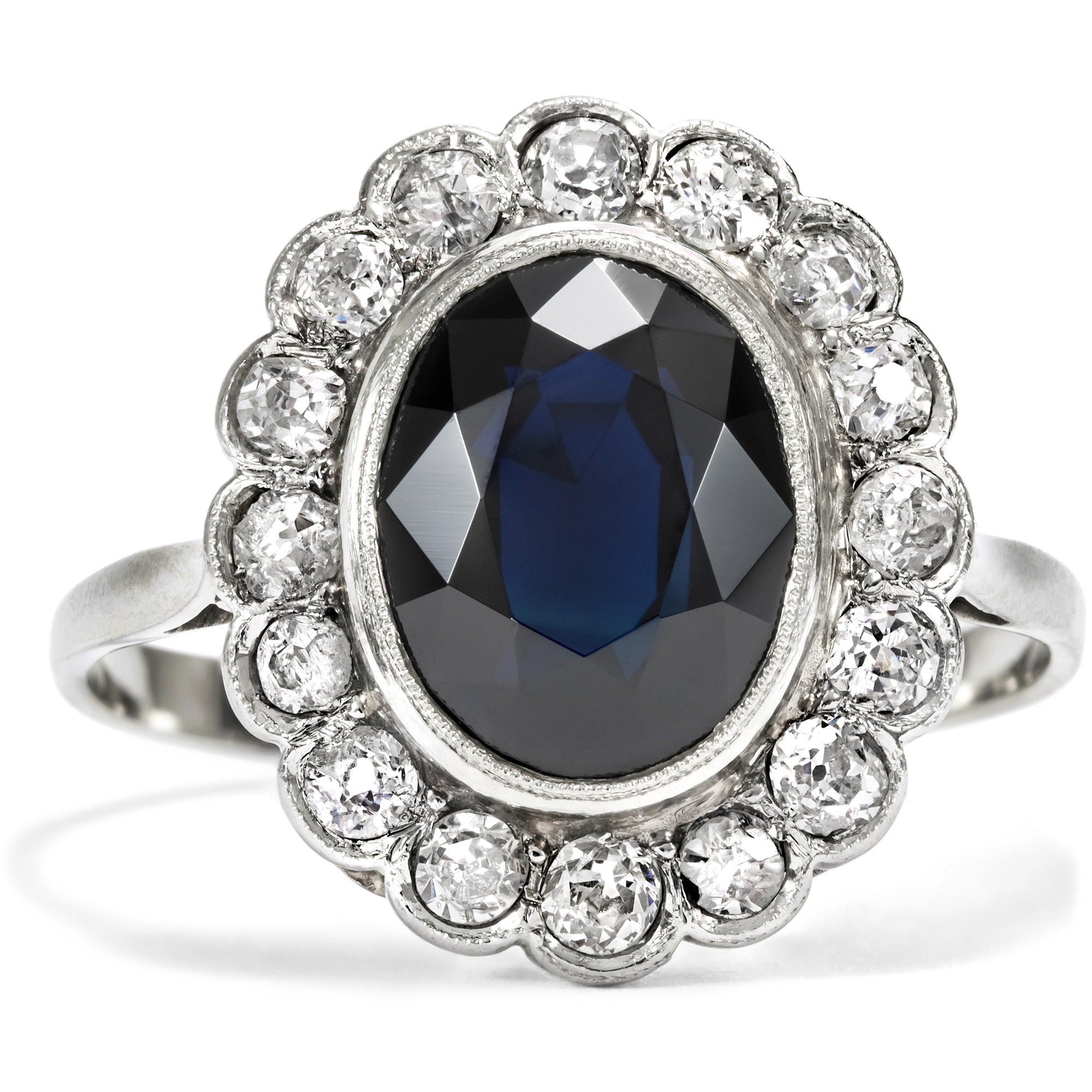 Großer Ring aus Silber & Weißgold mit Saphir & Diamanten, um 1930 Großer Ring aus Silber & Weißgold mit Saphir & Diamanten, um 1930