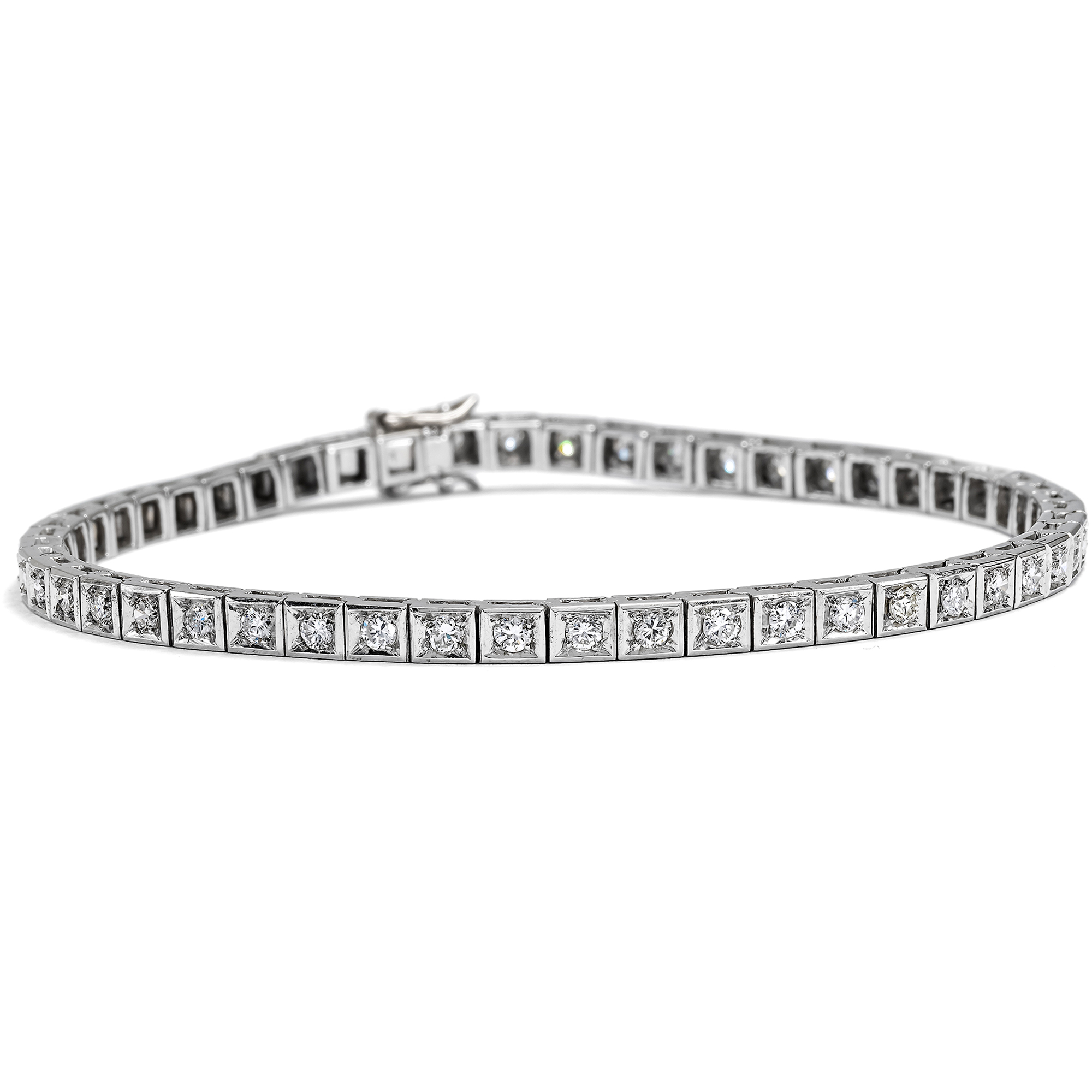 Timeless Vintage Tennis Bracelet With 1.53 ct Diamonds in White Gold, Circa 1985