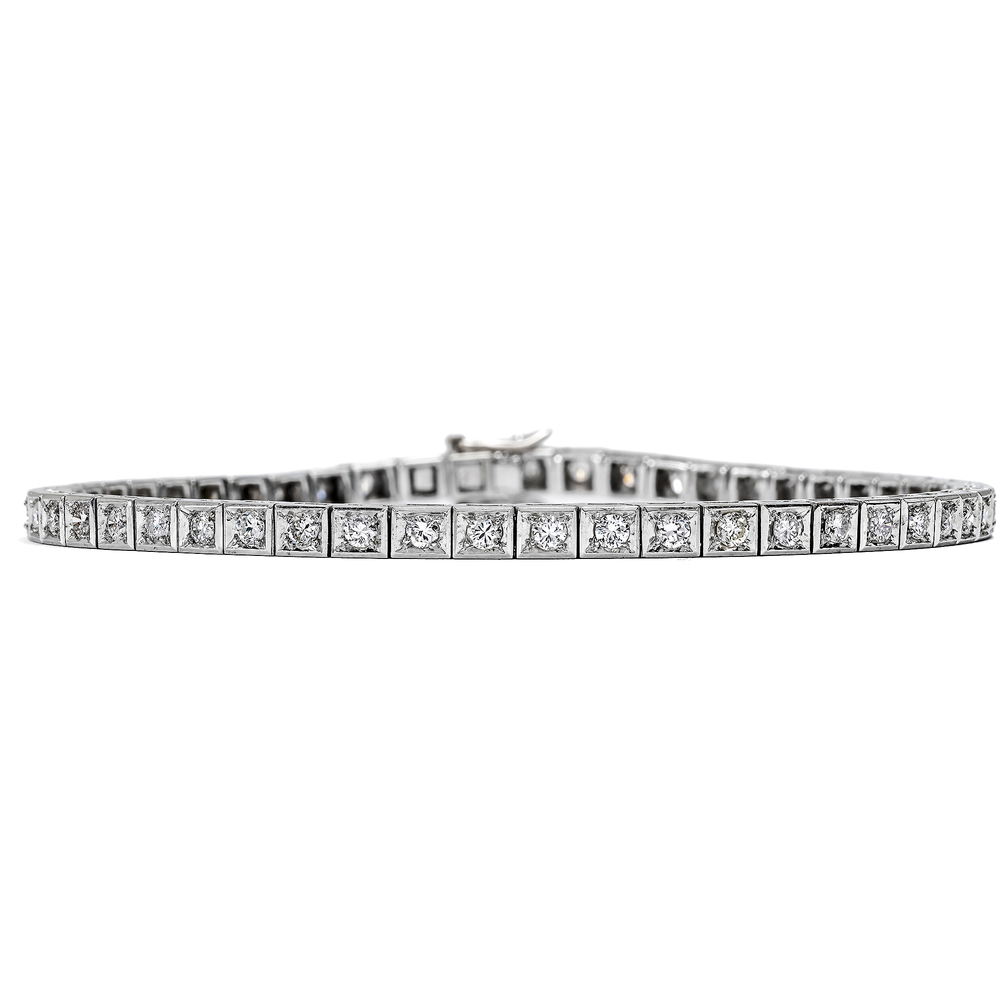 Timeless Vintage Tennis Bracelet With 1.53 ct Diamonds in White Gold, Circa 1985