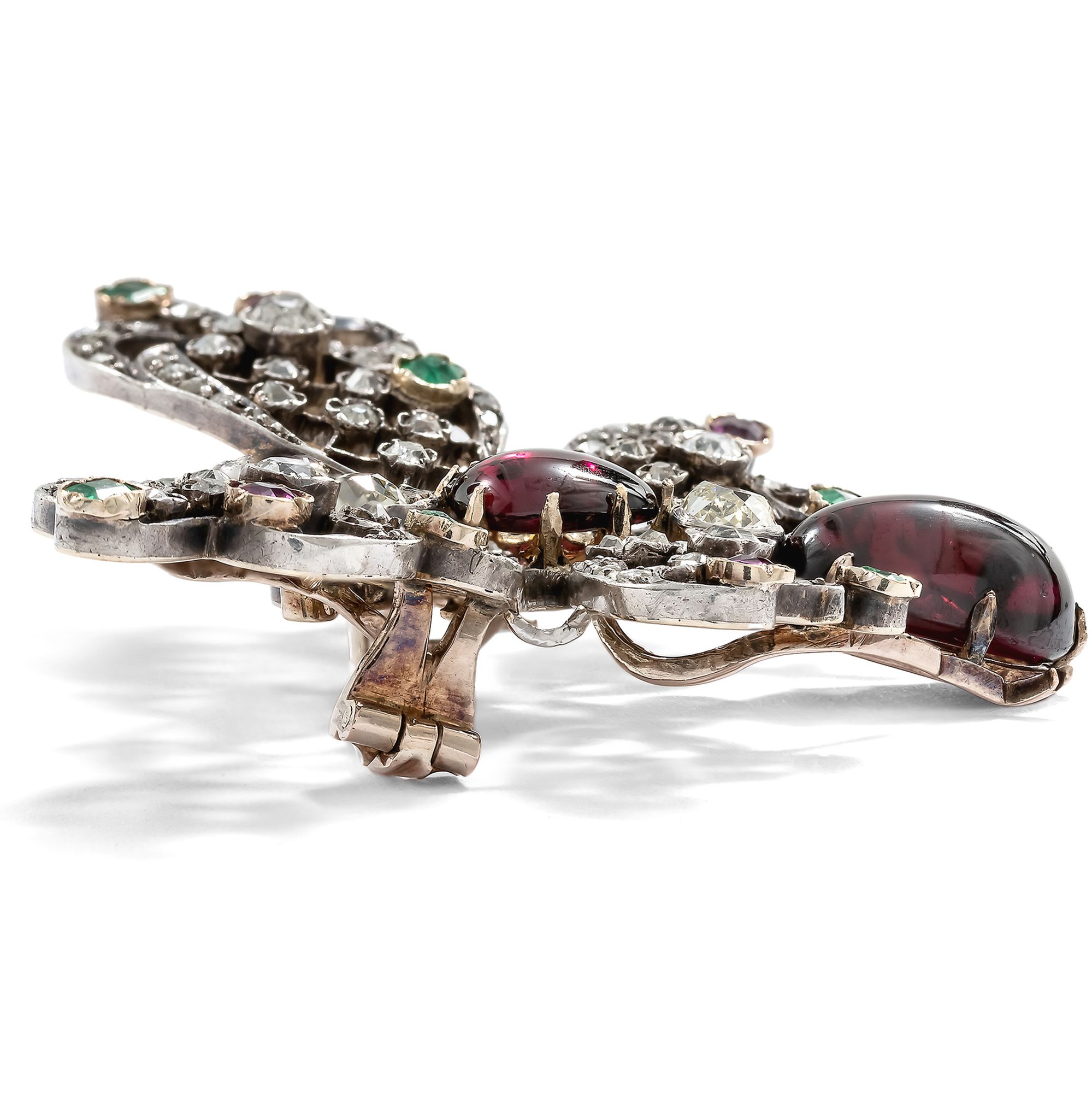 Prachtvoller Schmetterling mit Diamanten, Rubinen, Smaragden & Granaten, um 1890 Prachtvoller Schmetterling mit Diamanten, Rubinen, Smaragden & Granaten, um 1890